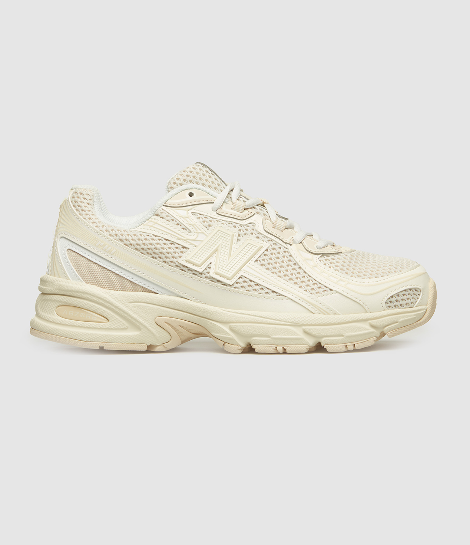 740 Bisque trainers