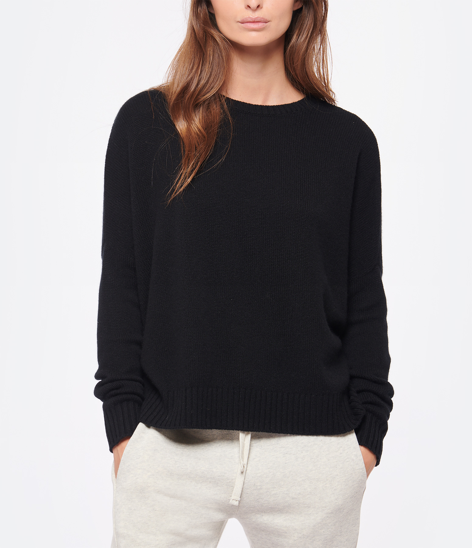 Amélie Round-Neck Black Cashmere Jumper