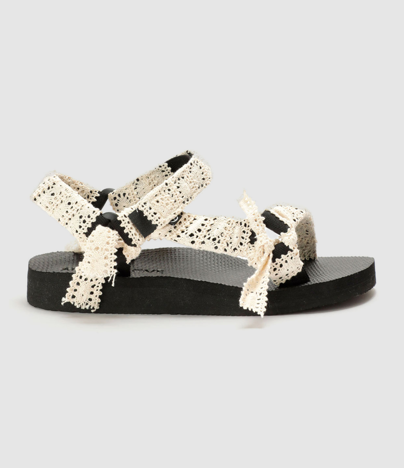Trekky Crochet Children’s Sandals in Ecru