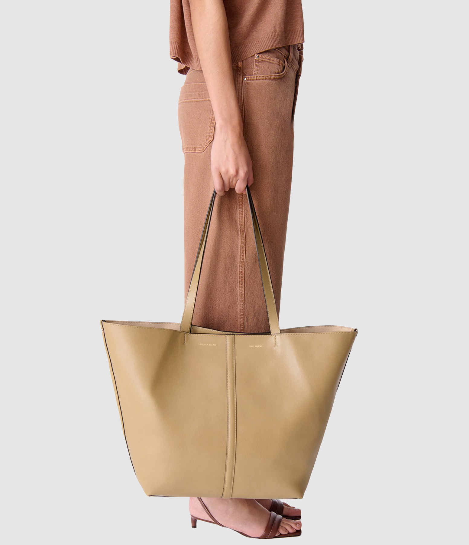 Large Daily Tote Bag in Olive Leather