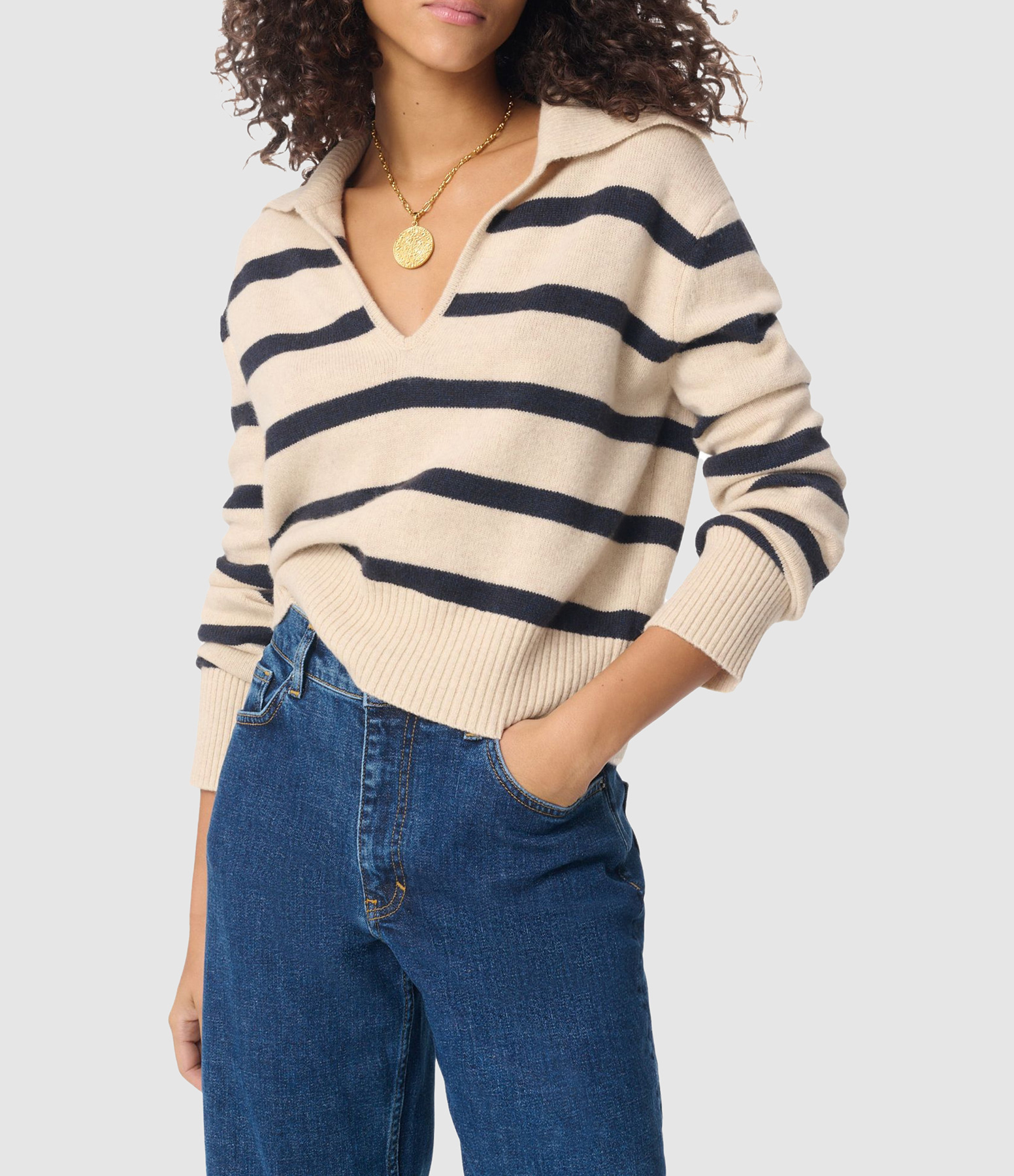 Grenade Sweater in Ecru and Navy Blue