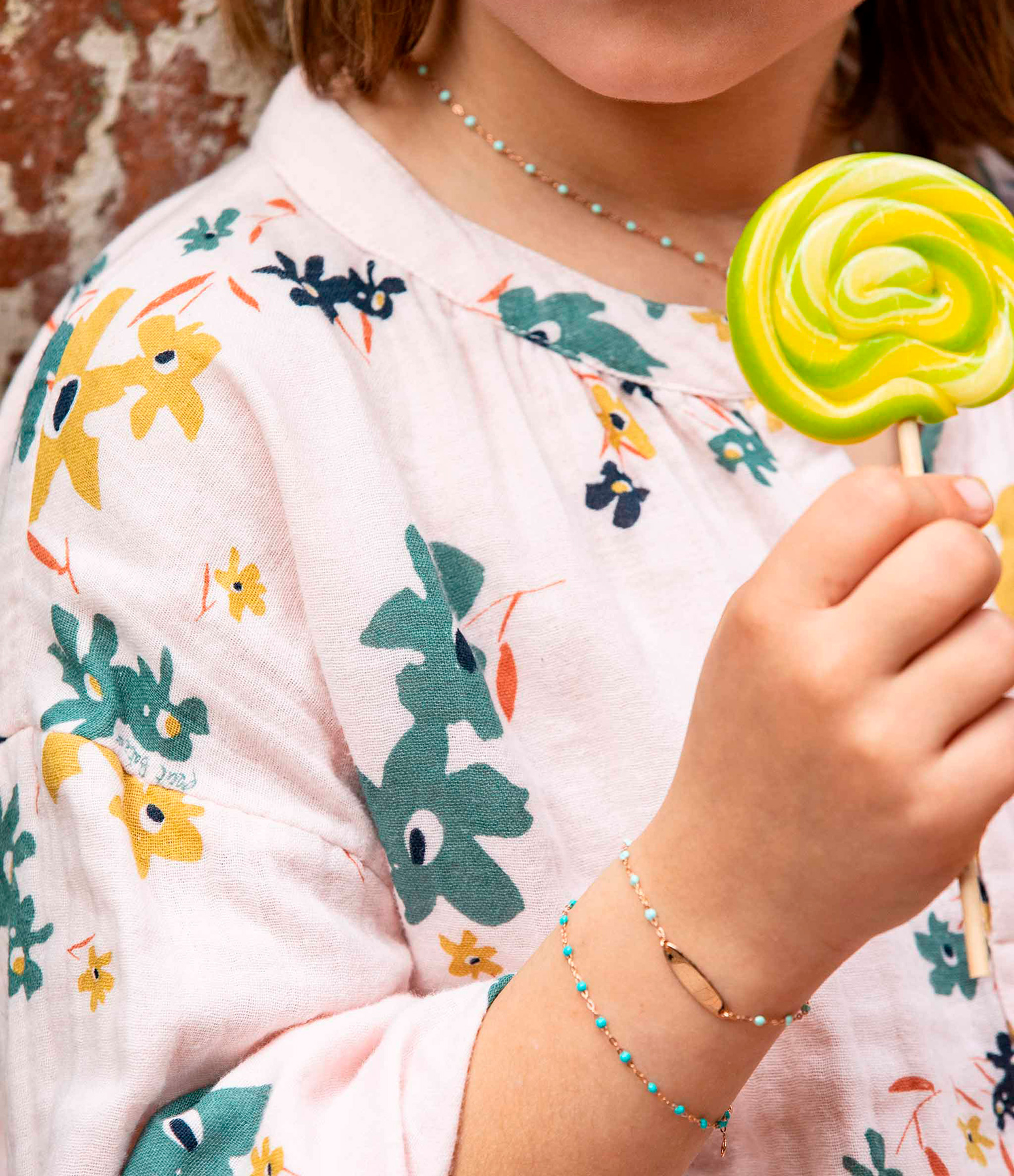 Children’s Bracelet with Oval Gold-Coloured Resin Pendant, 13 cm