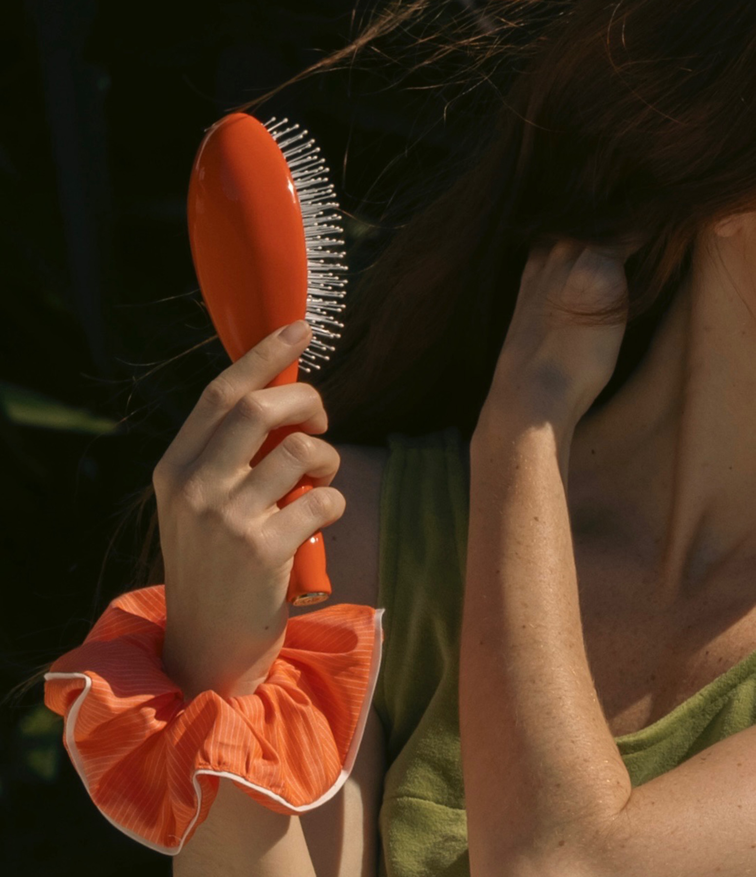 No. 4 ‘Miracle Detangling & Massaging’ Brush – Seventies Orange