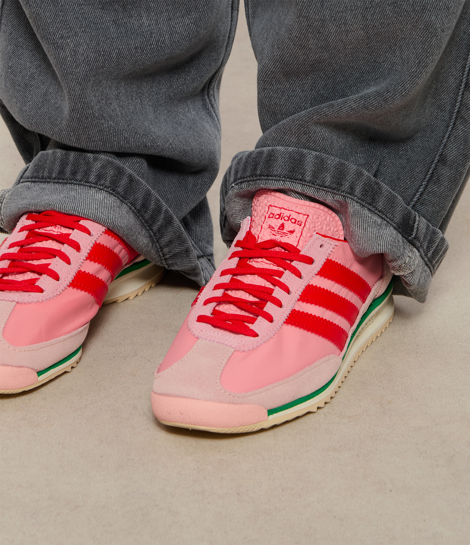 SL72 OG Semi Pink Spark Red Glow Pink trainers