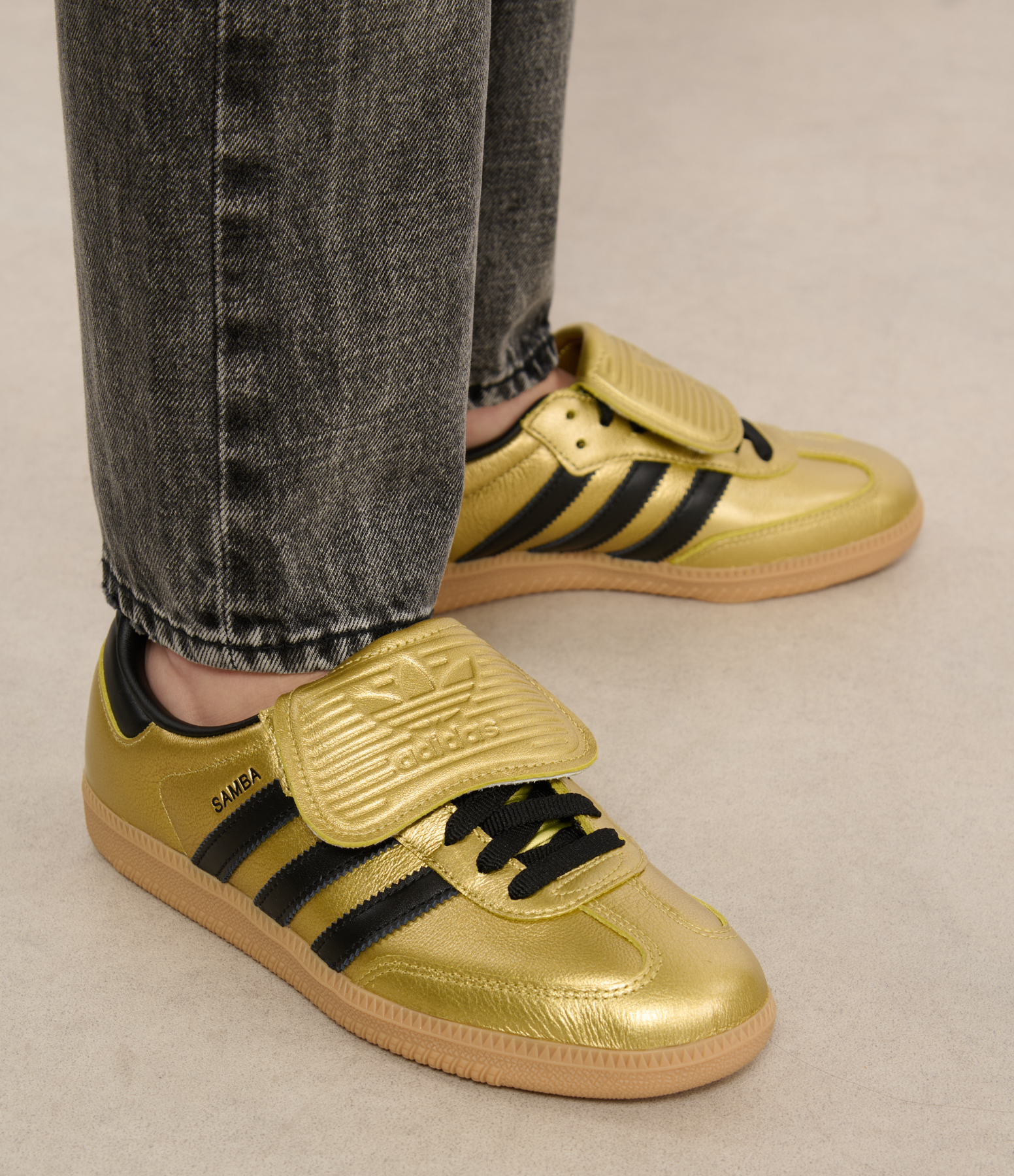 Samba Lt W Gold Metallic Core Black Gum3 trainers
