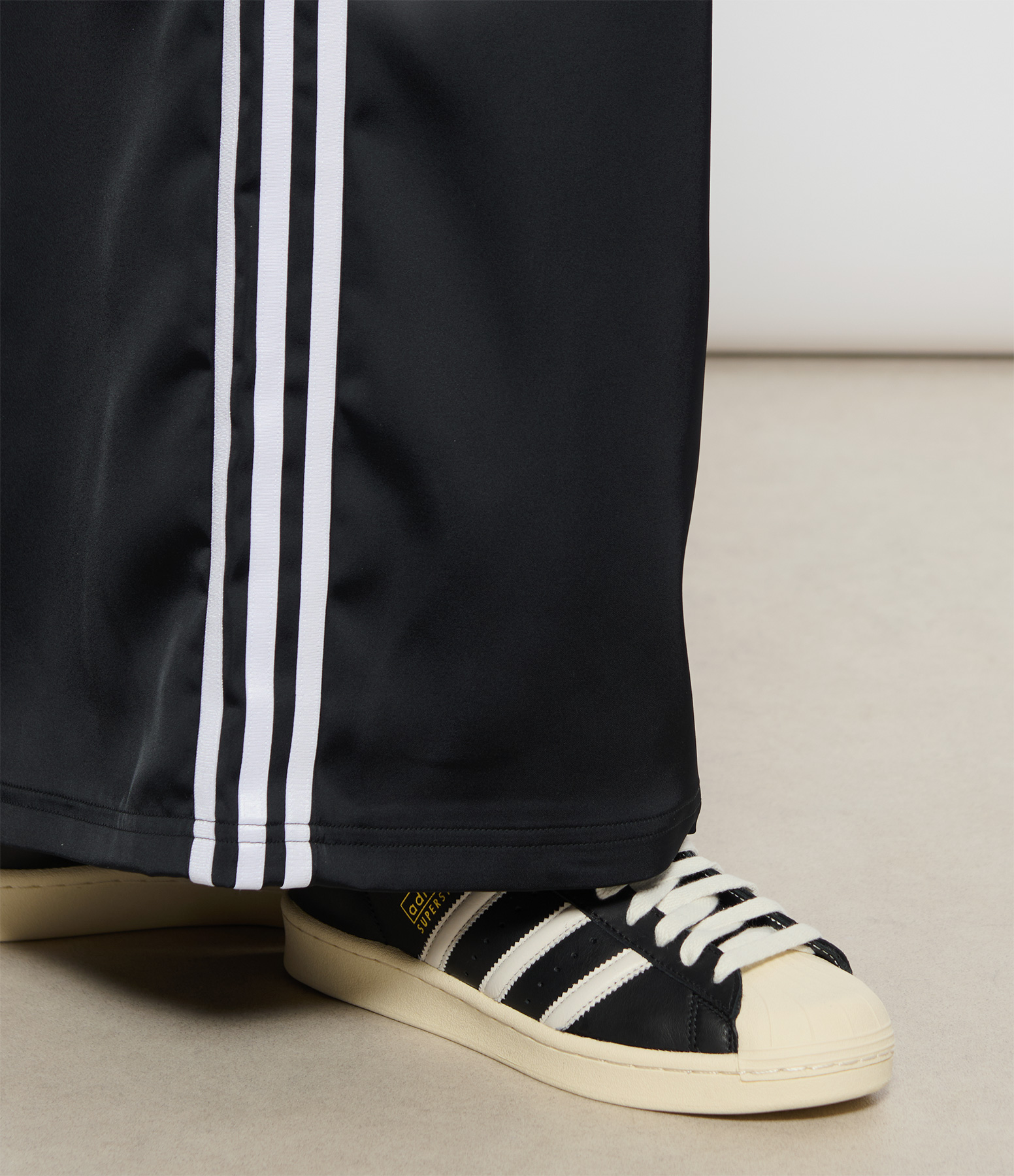 Vintage Superstar Trainers in White and Black