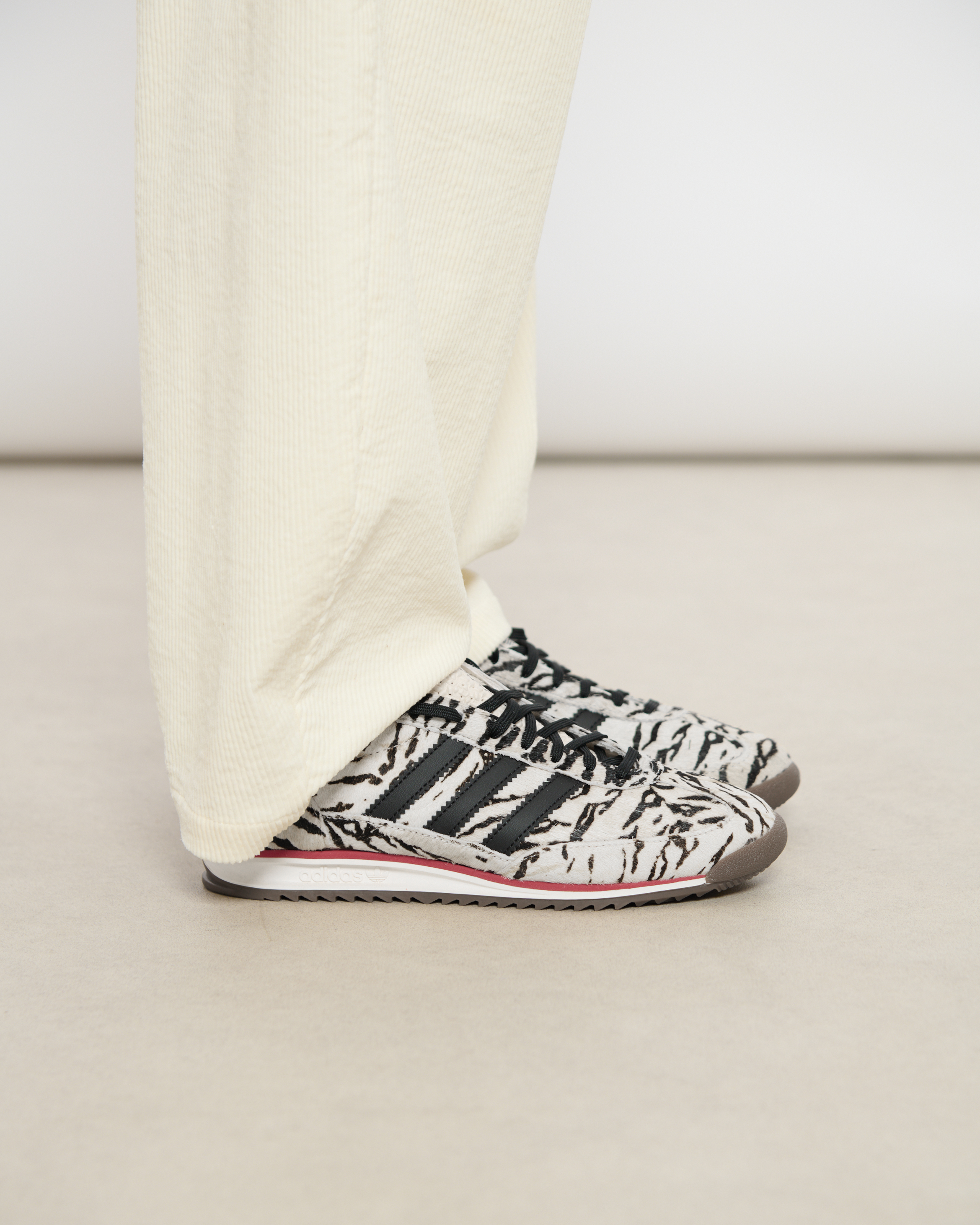 SL 72 OG W trainers – White/Black/Betsca