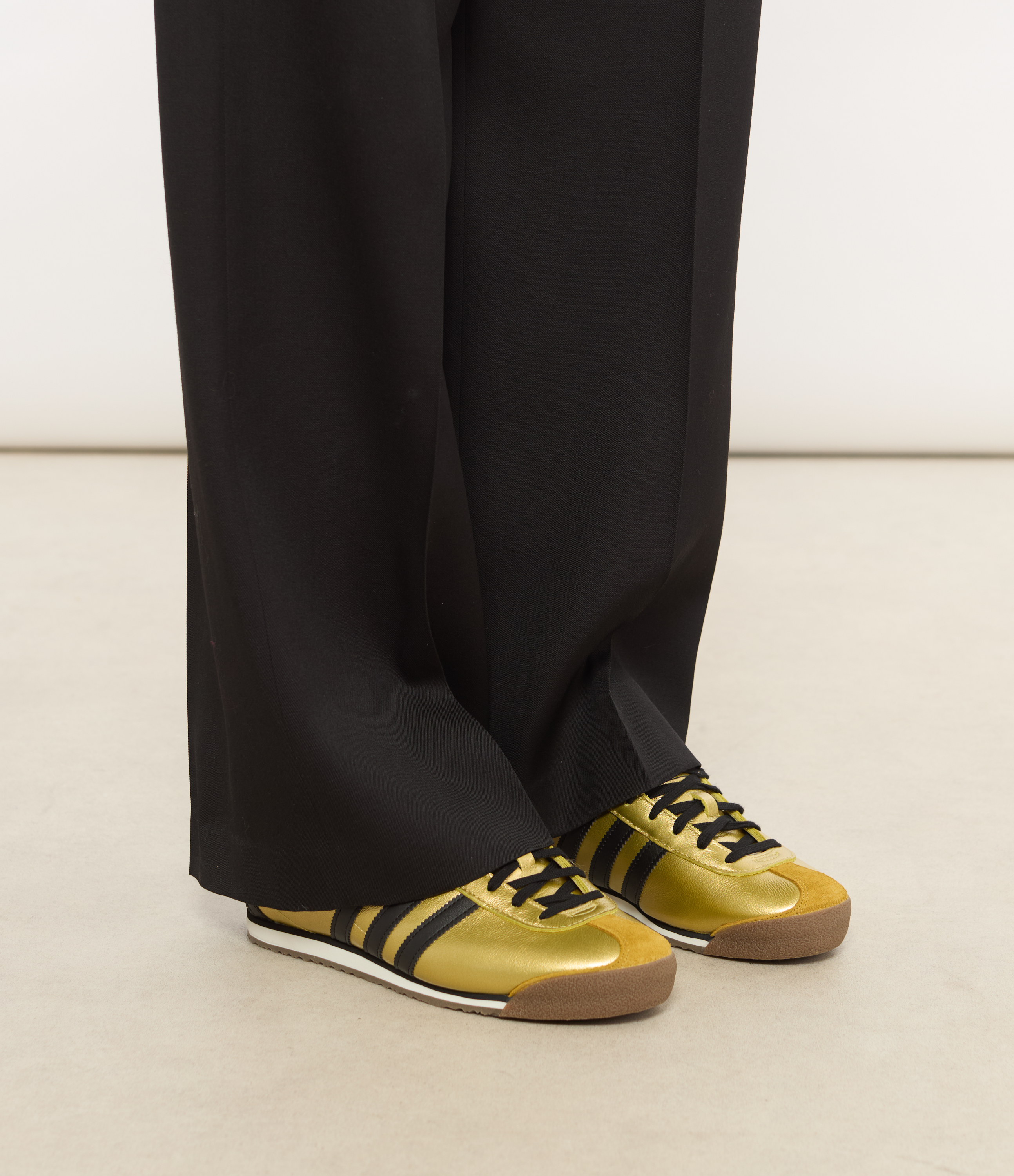 Italia 70S W trainers – Gold Metallic/Core Black/Gum5