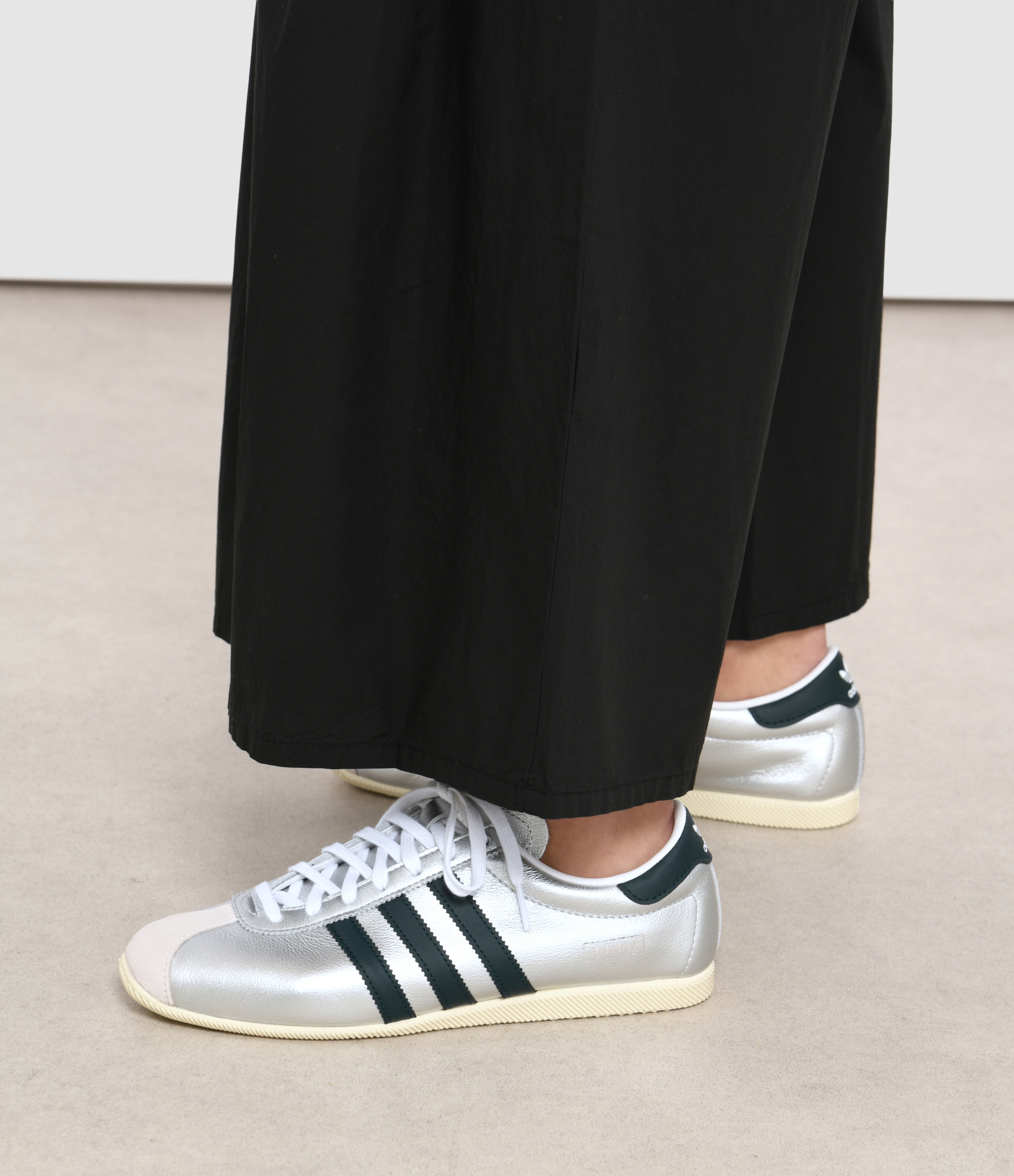 Paris W trainers in Silver Metallic/Aurora Ivy/Cream White
