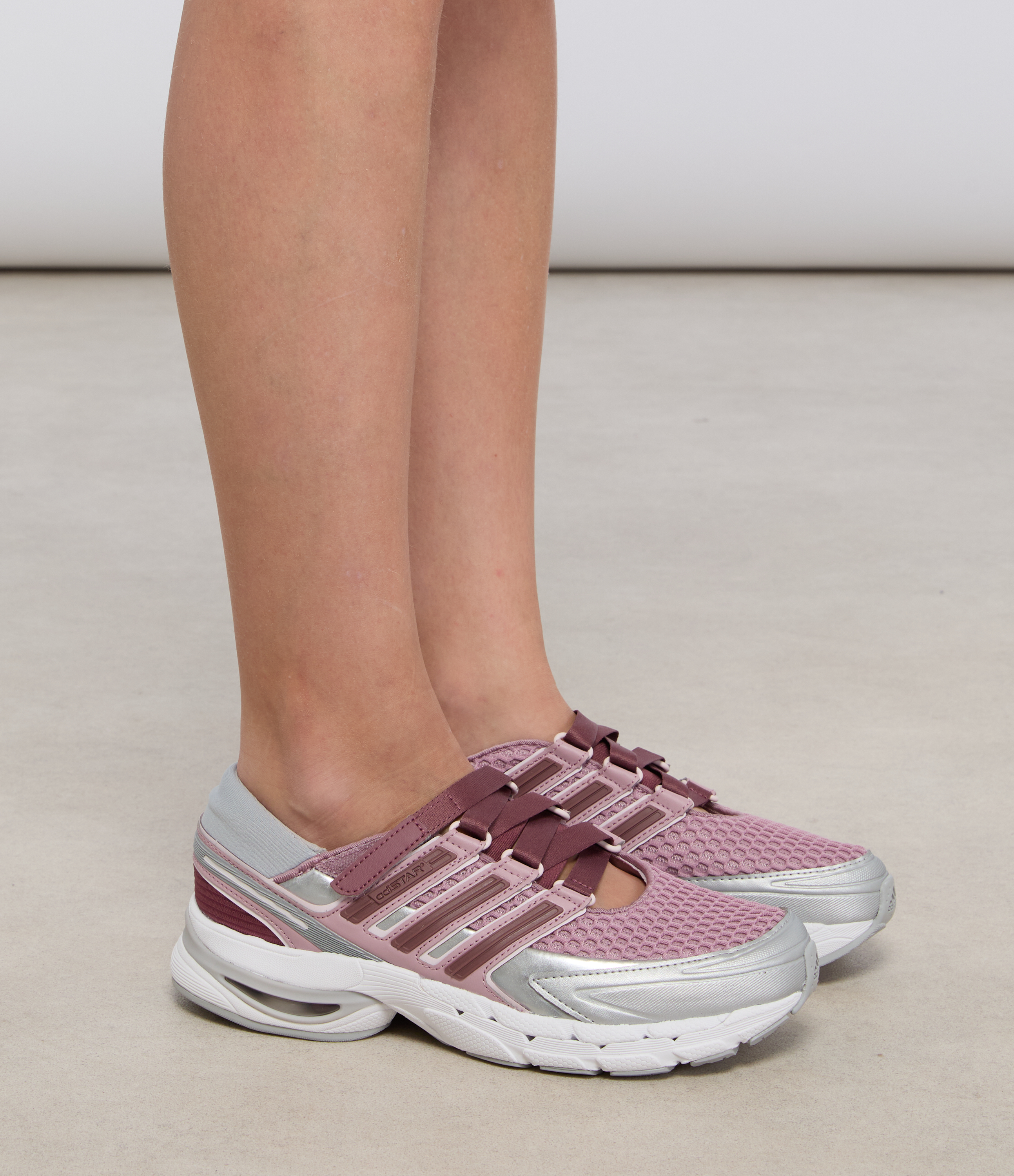 Adistar Control 5 Magic trainers in Mauve/Quiet Crimson/Distilled Pink