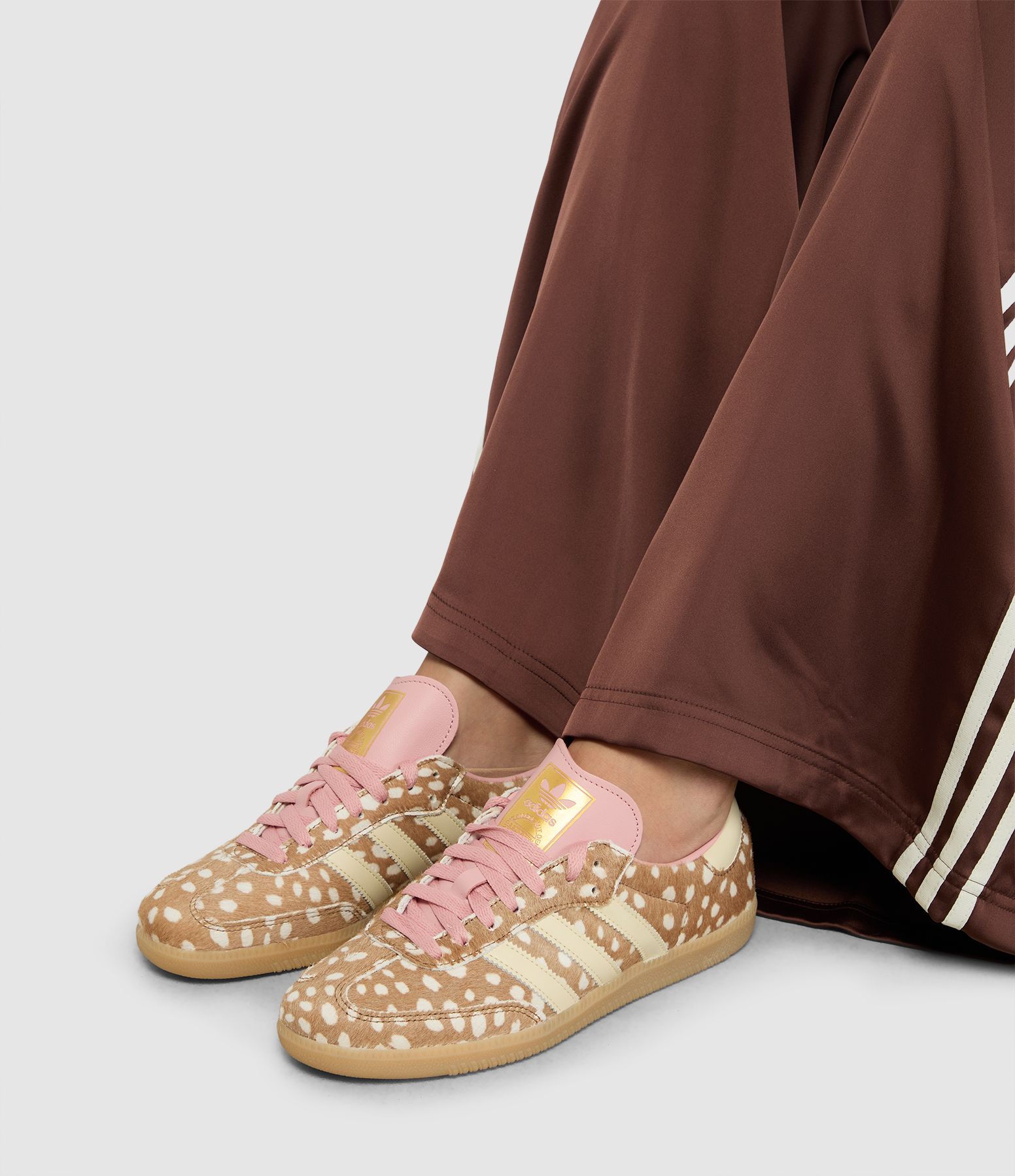 Samba trainers in Brown Desert/Warm Vanilla/Wonder Mauve