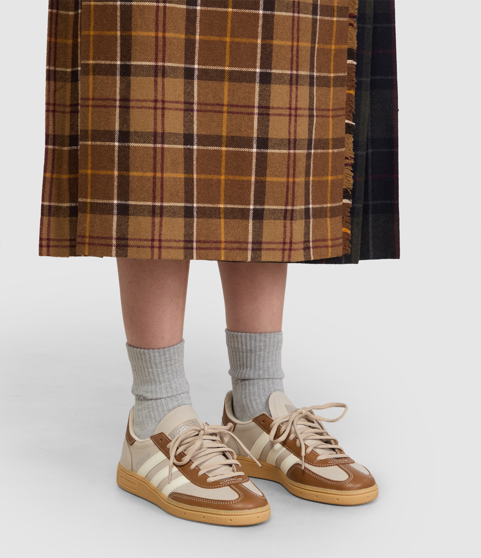 Spezial Trainers in Khaki Three/Cream White/Brown Desert
