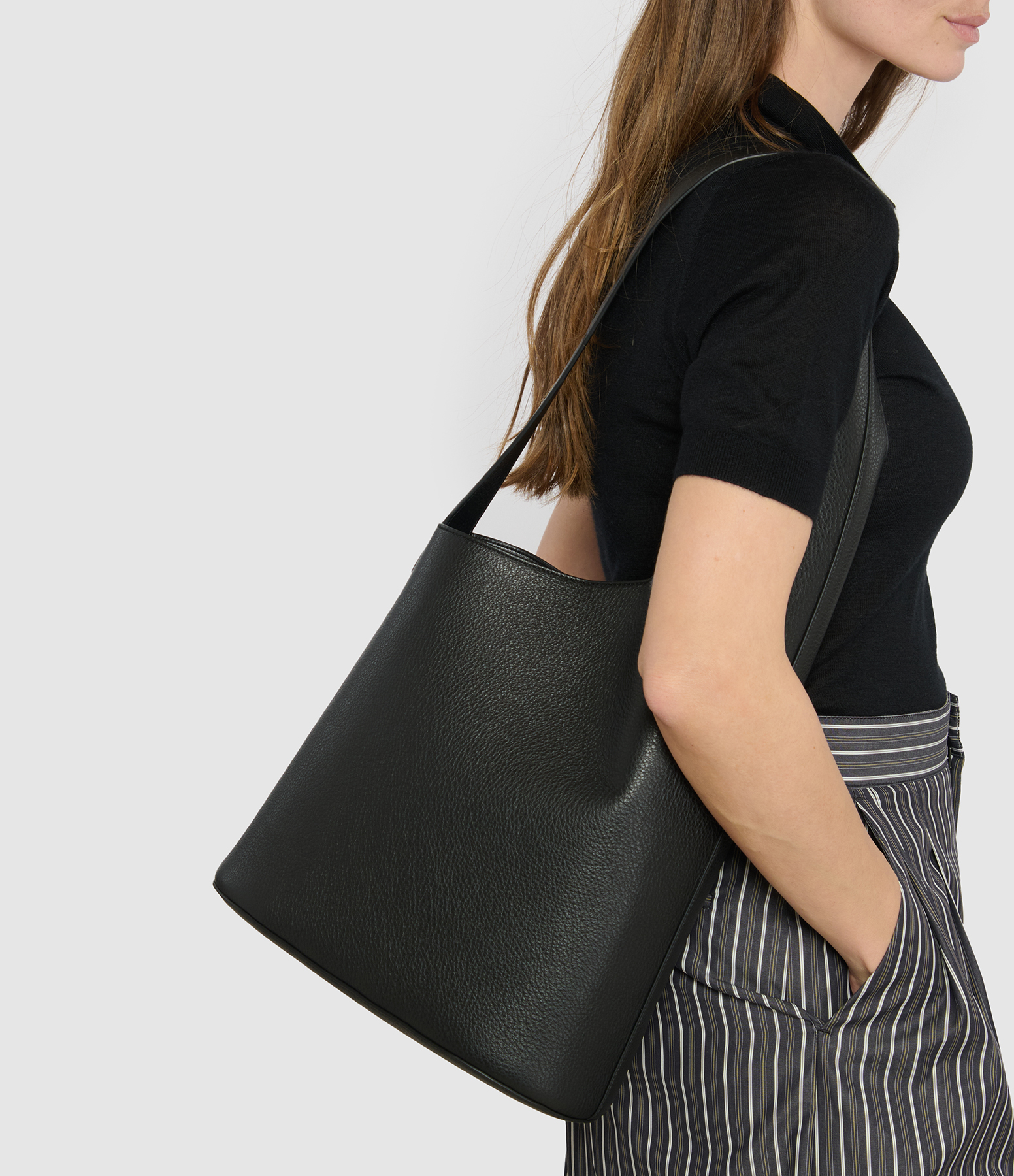Lune Tote Grain Black Bag