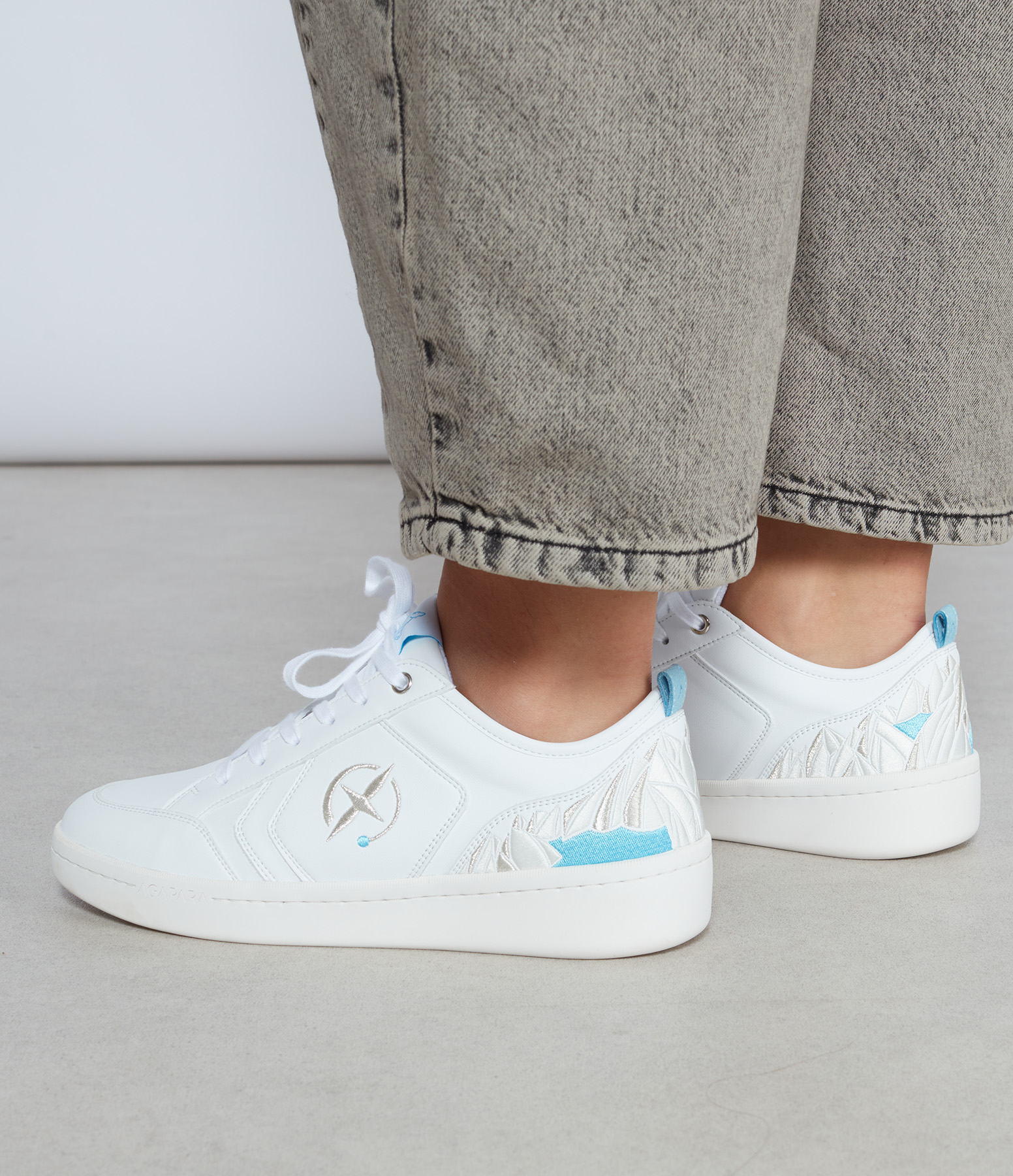 Arpado T28 trainers in blue and silver