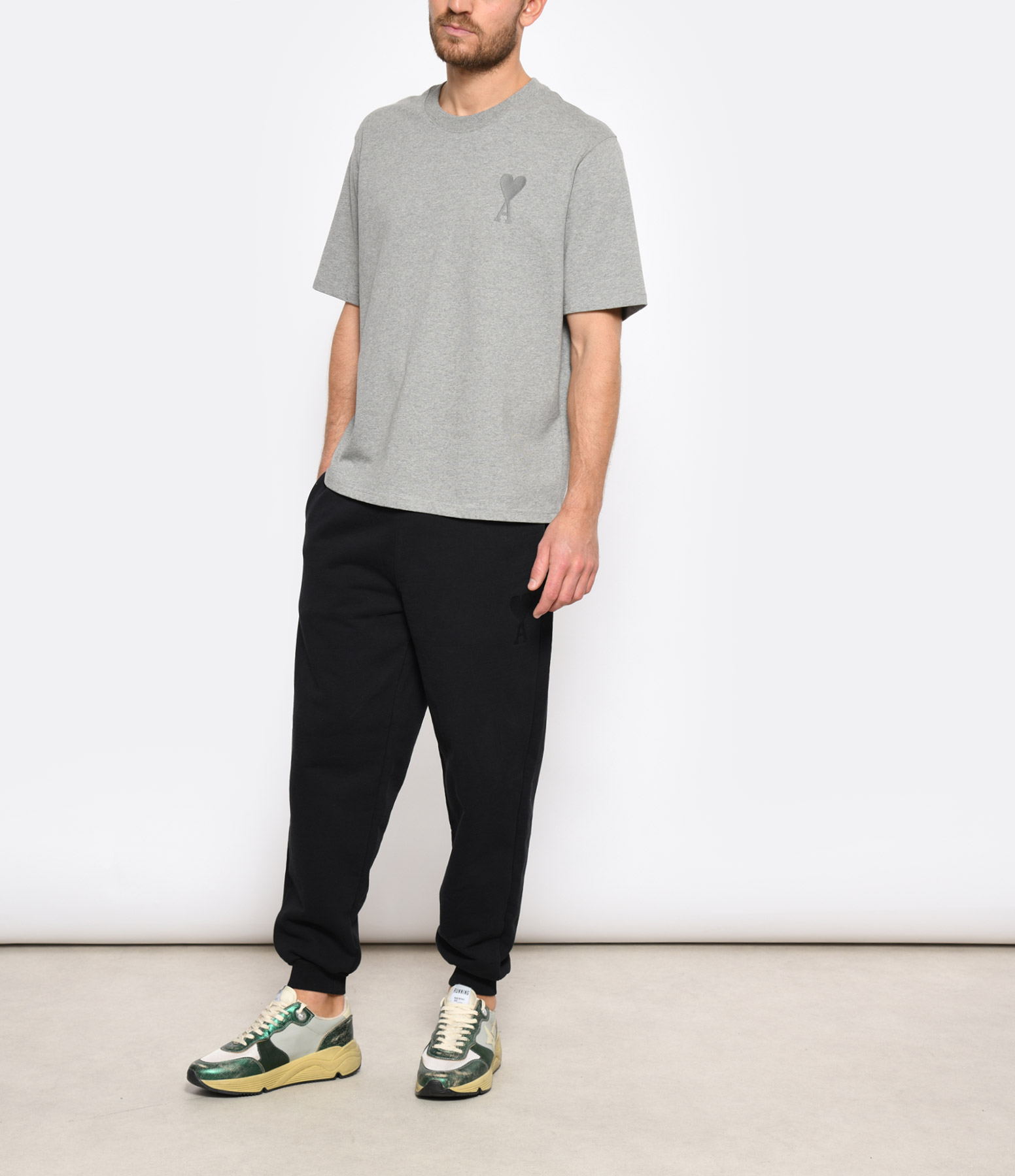 Unisex ‘Ami de Cœur’ Organic Cotton Jogging Top – Black