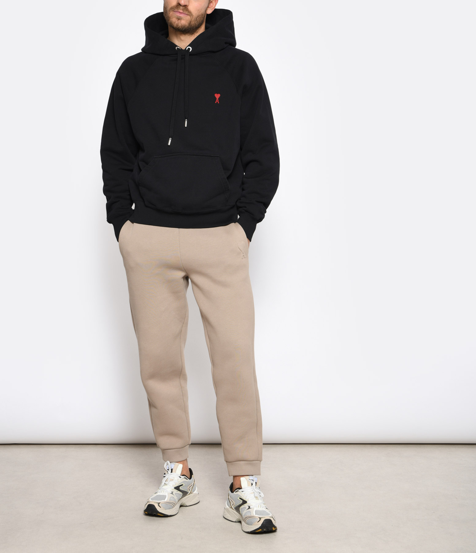 Unisex ‘Ami de Cœur’ Black Sweatshirt