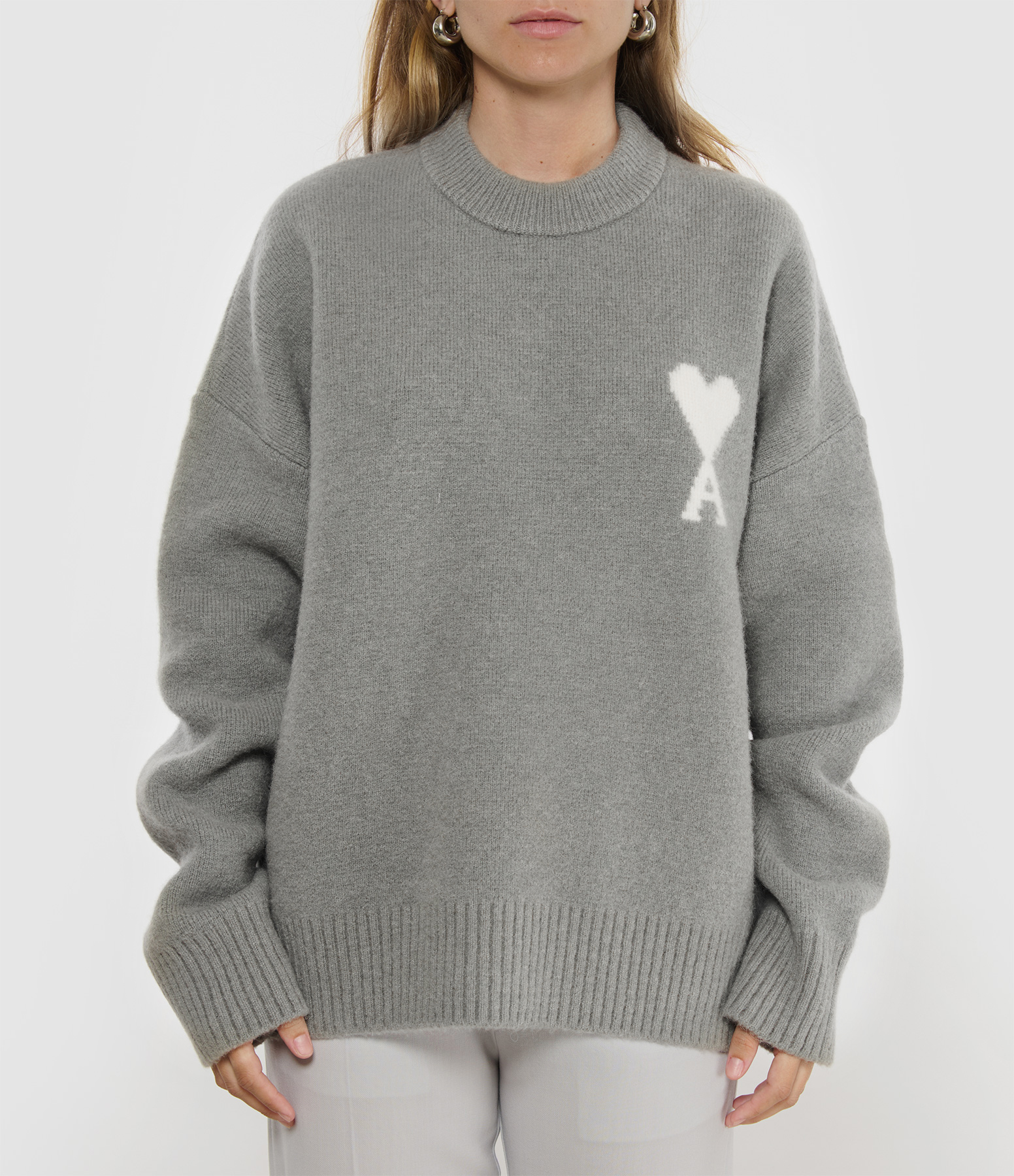 Ami de Cœur Round-Neck Jumper in Ecru Grey