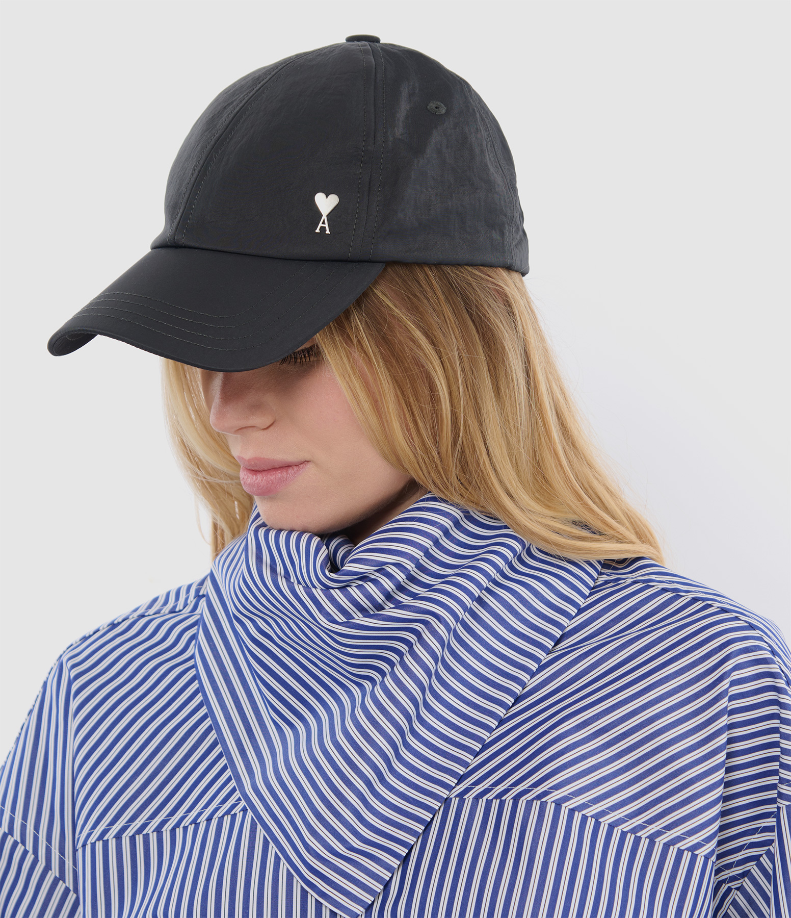 Rivet ‘Ami de Cœur’ Cap – Anthracite