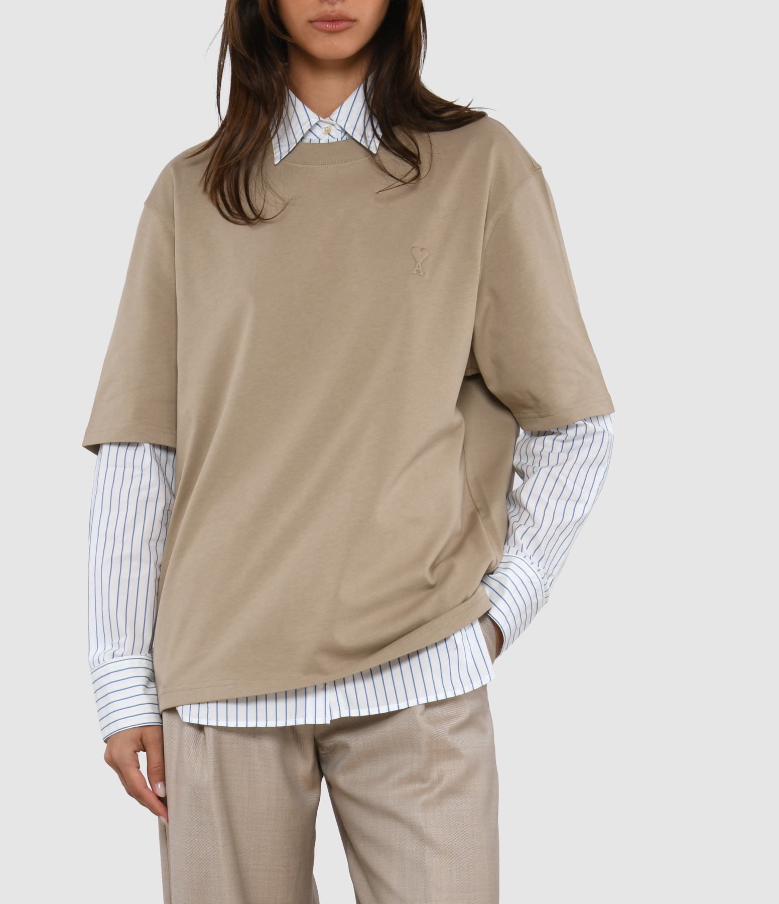 Small Embossed ‘Ami De Cœur’ T-shirt in Beige Taupe