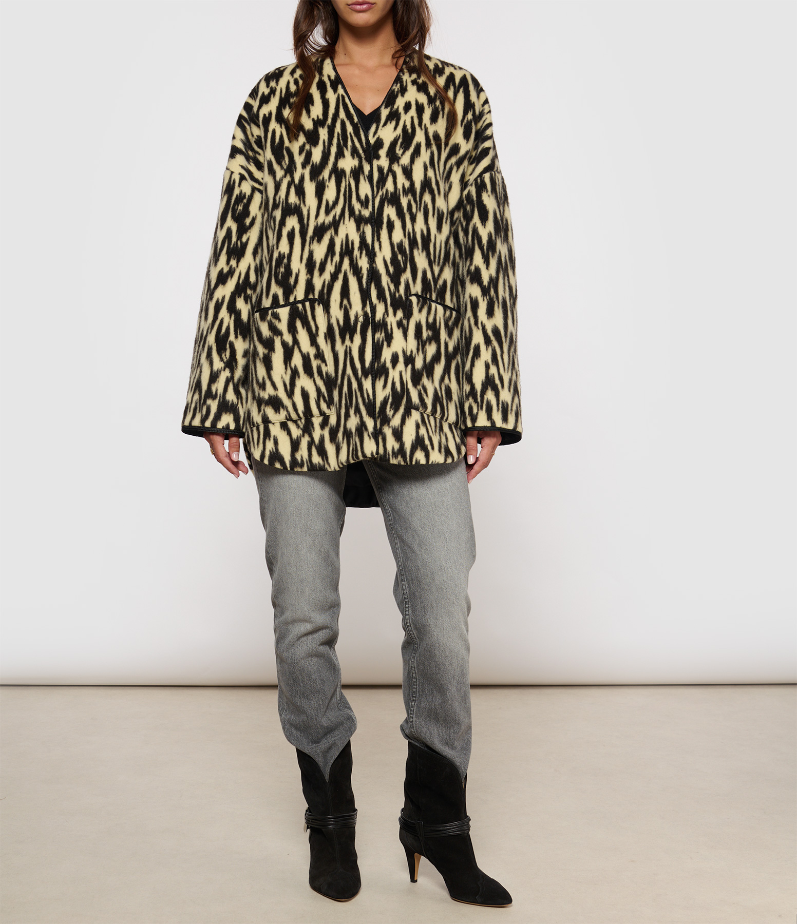 Jean Bruno Dark Grey