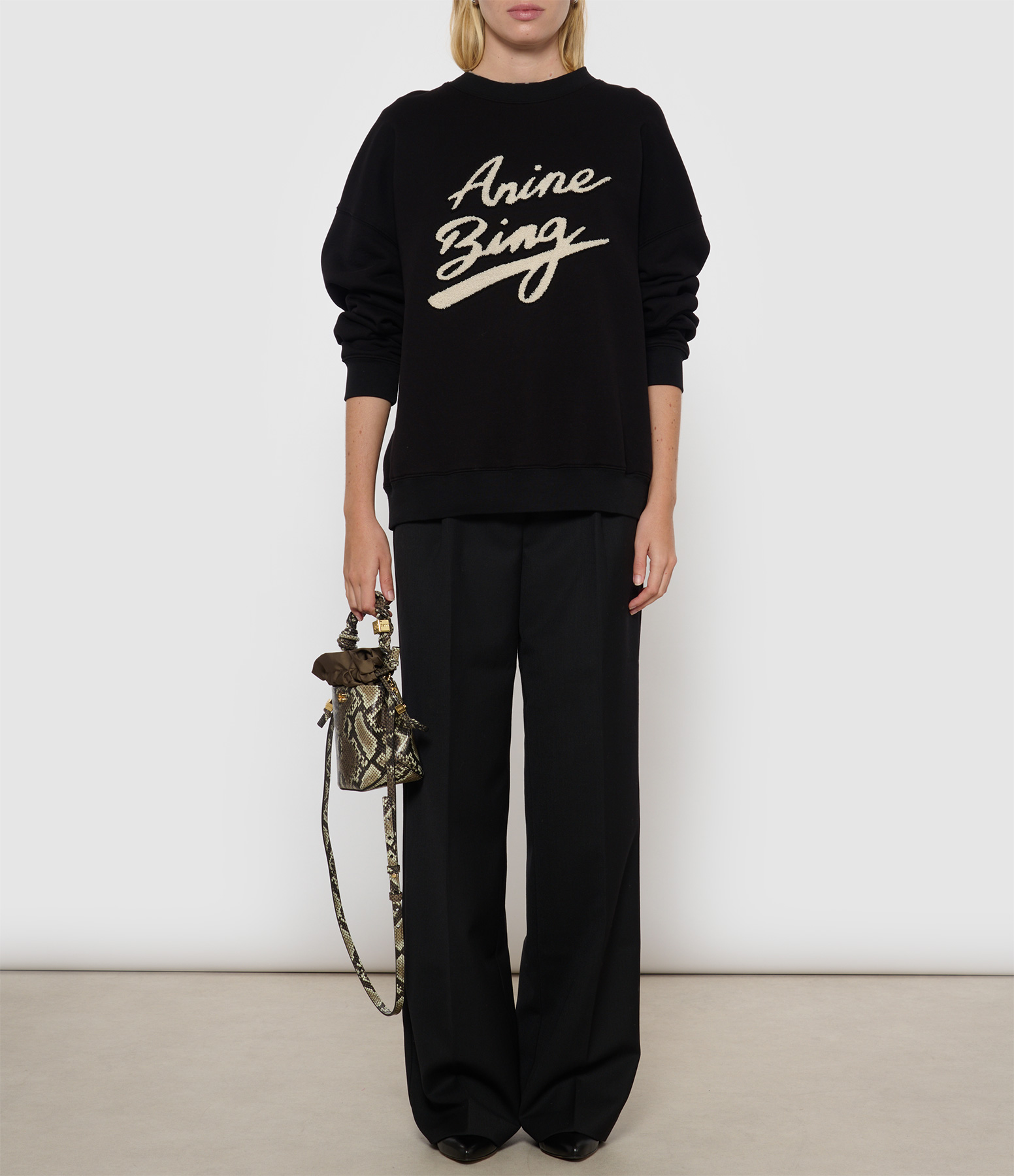Miles Black Sweatshirt