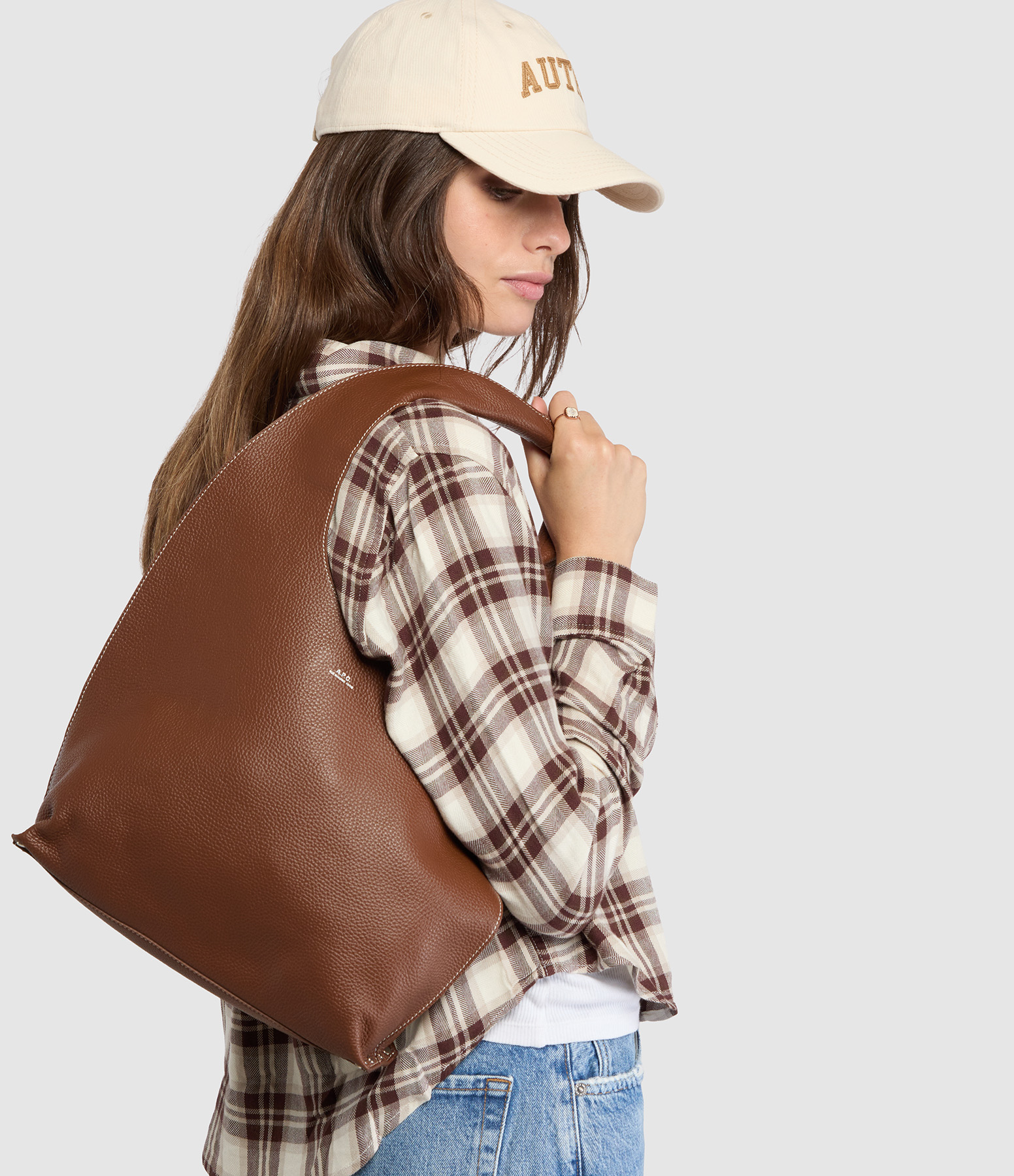 Le Neige Clou Hazelnut Bag