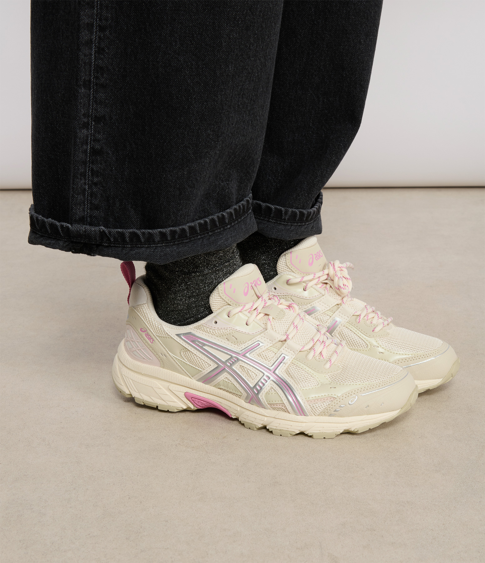 Gel-Nunobiki Cream Sweet Pink trainers