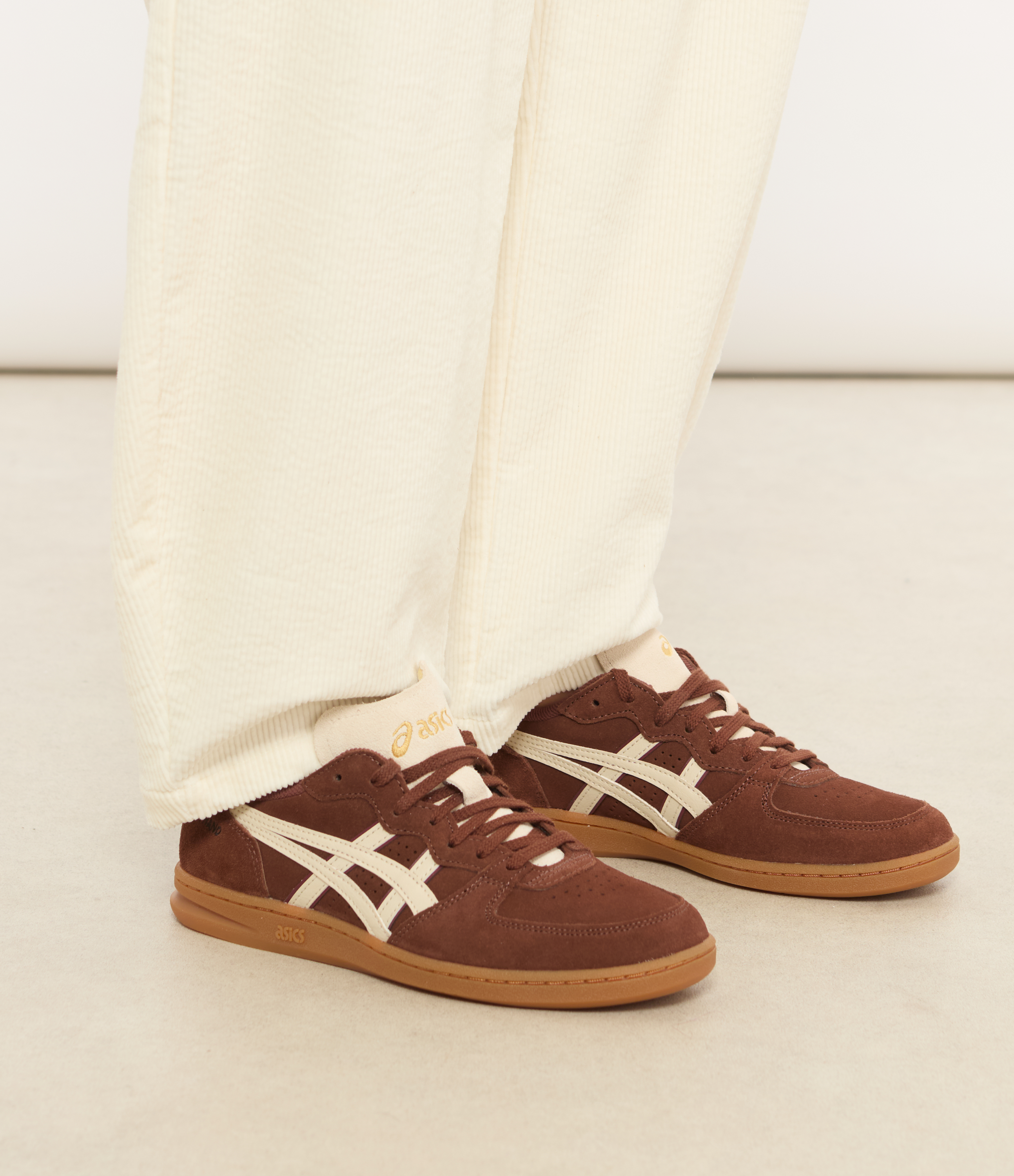 Skyhand OG trainers in reddish brown and oatmeal
