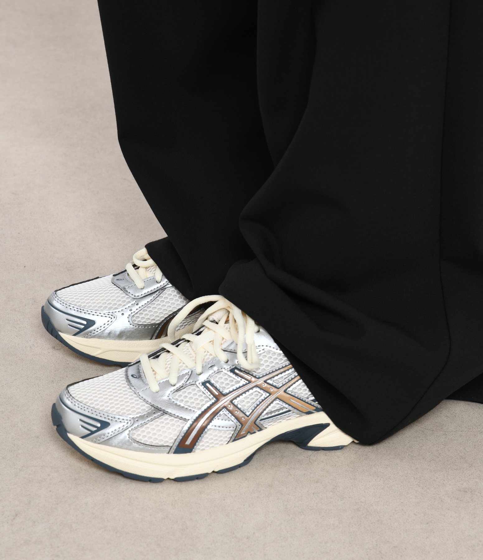 Gel-1130 Cream Mahogany trainers