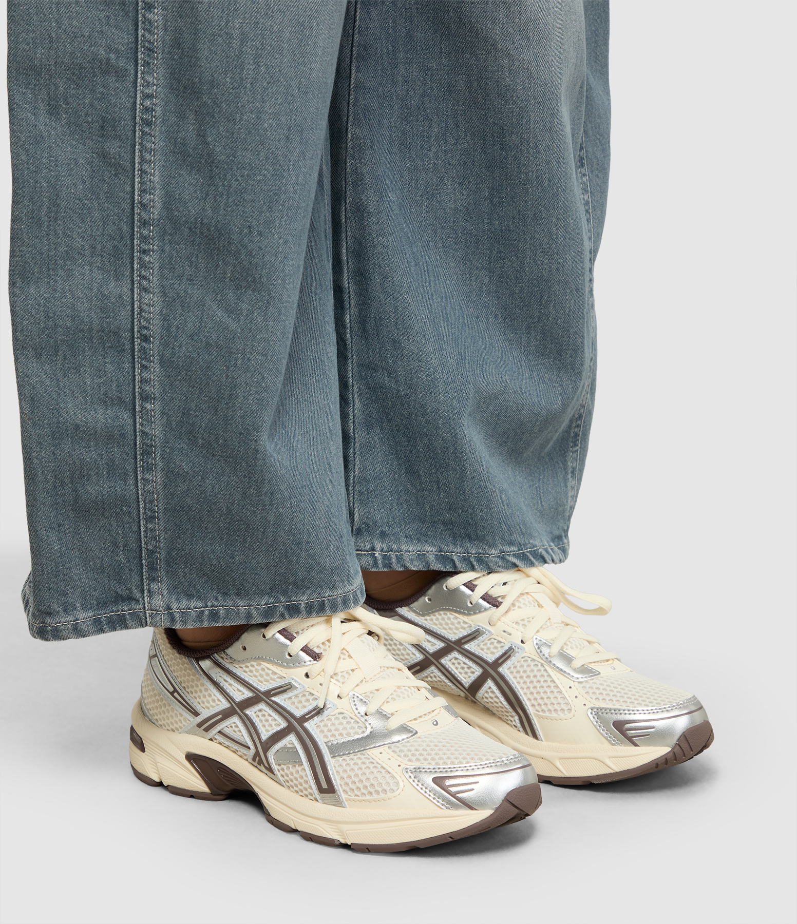 Gel-1130 Cream Cocoa Powder trainers
