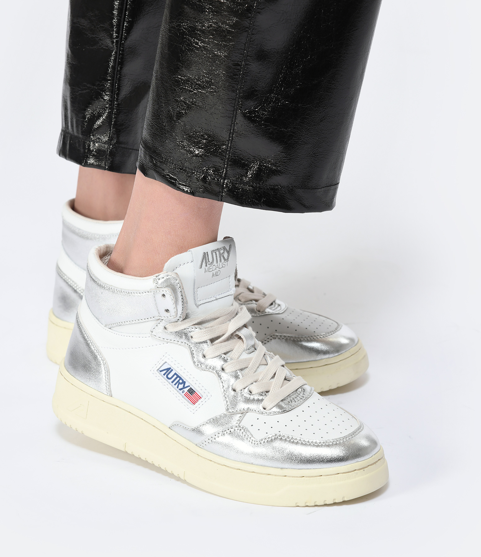Medalist Mid Leather Trainers – White, Silver