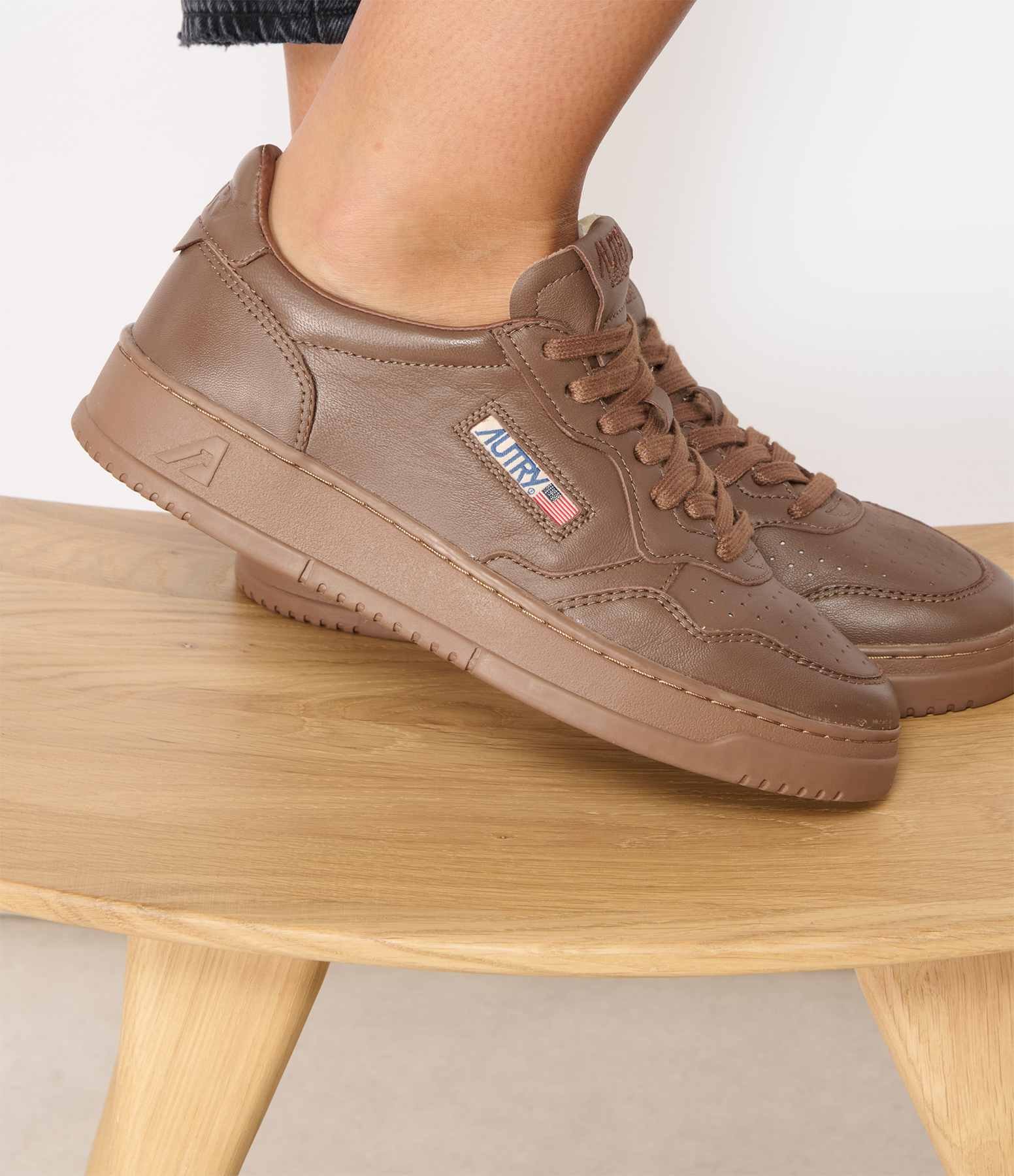 Medalist Trainers in Matt Partridge Brown Leather