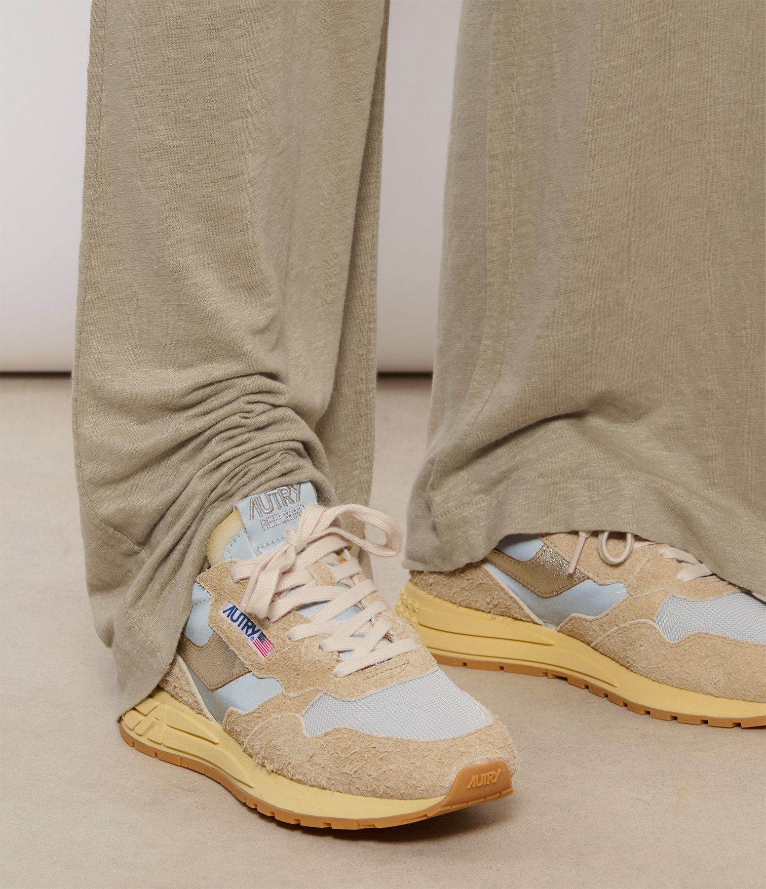 Reelwind Suede and Nylon Trainers in Beige, Grey and Pink