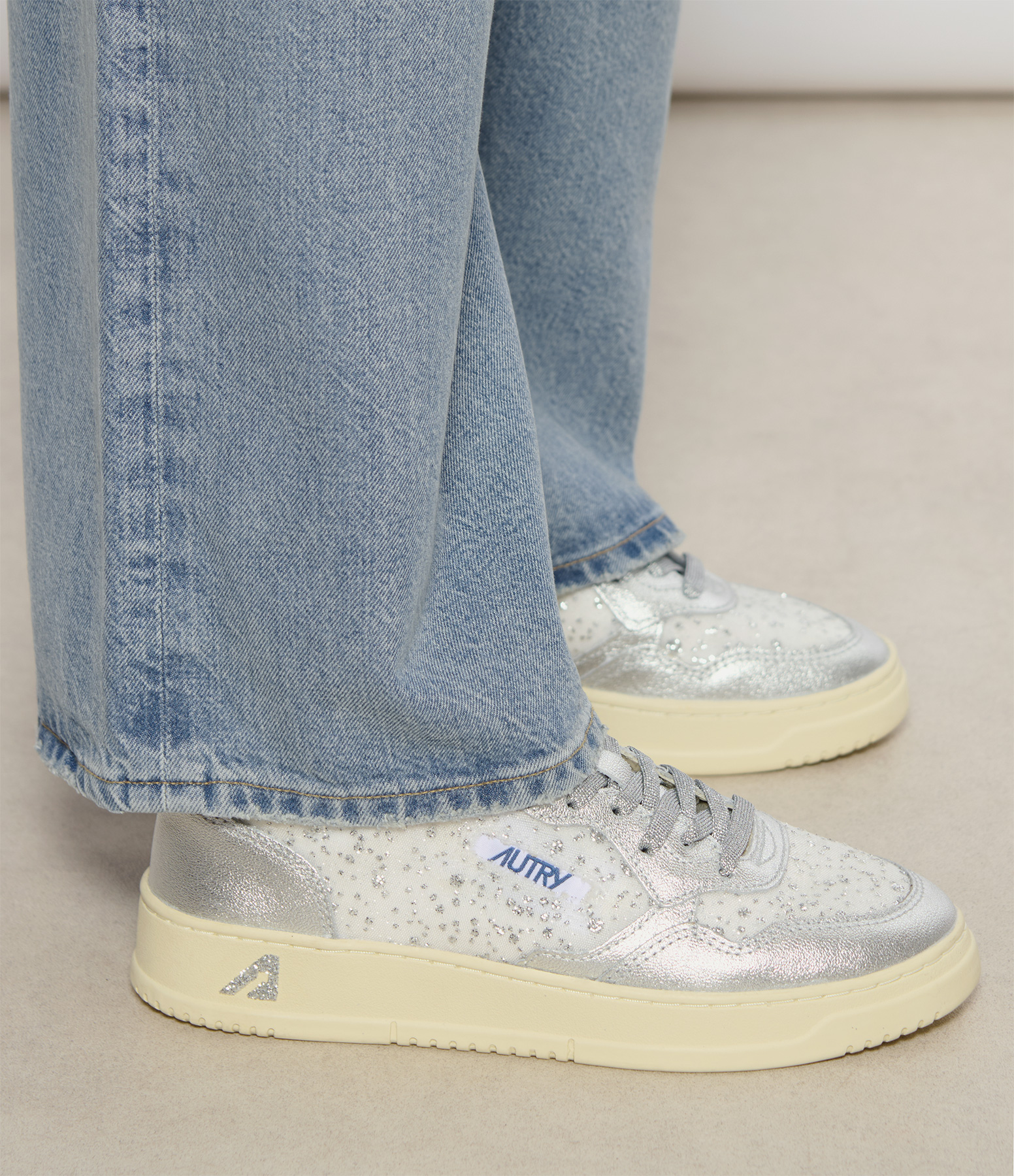 Medalist Low Women’s Trainers – Fabric Lam Wht Silver