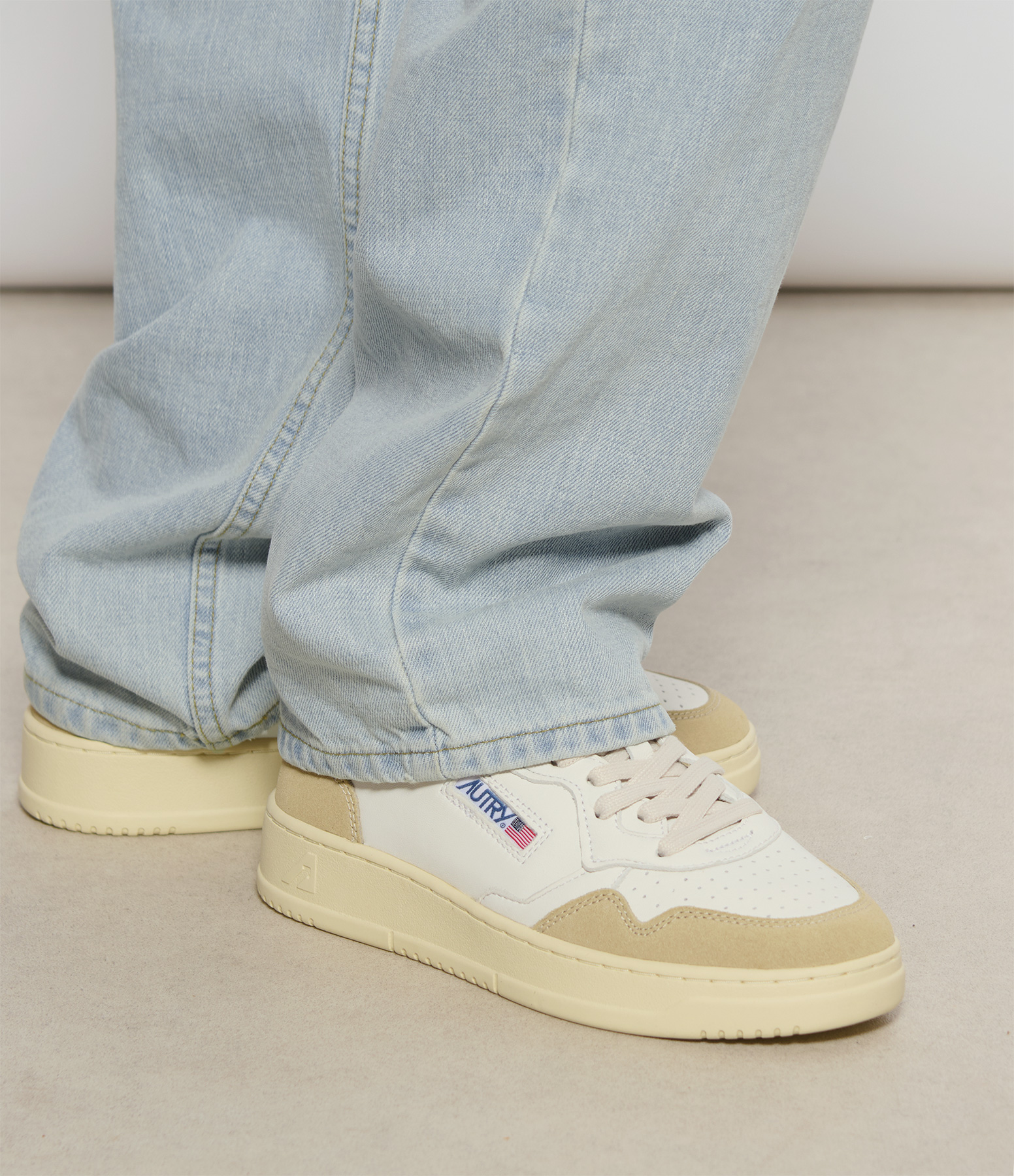 Medalist Low Women’s Trainers – Goat Suede, White, Sponge