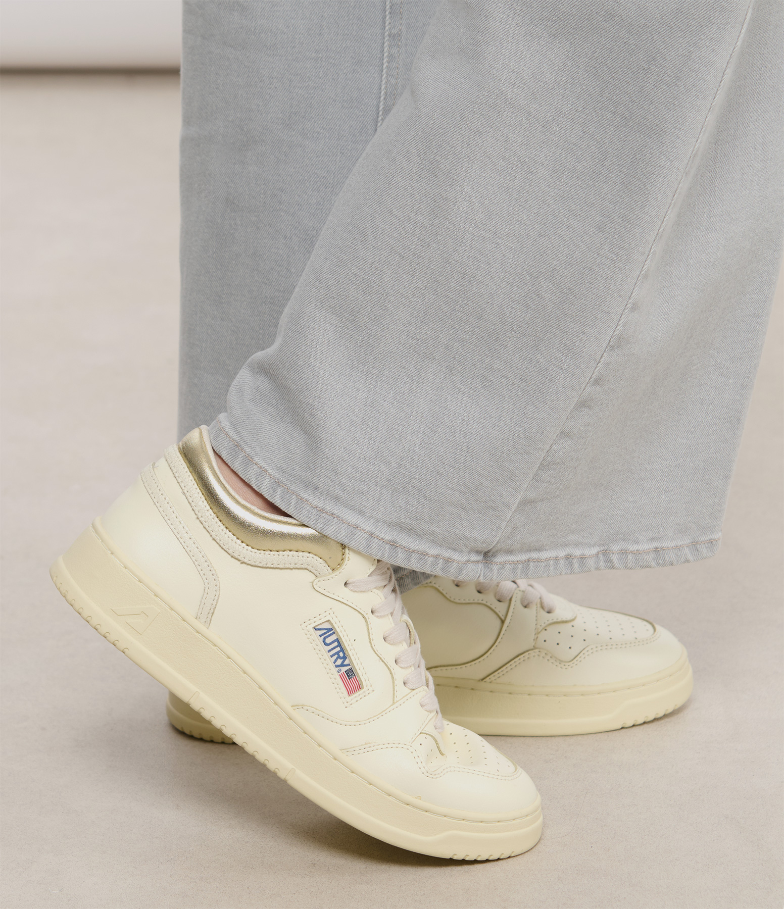 Med-Way Mid Women’s Trainers in Leat Crack Platin Marsh