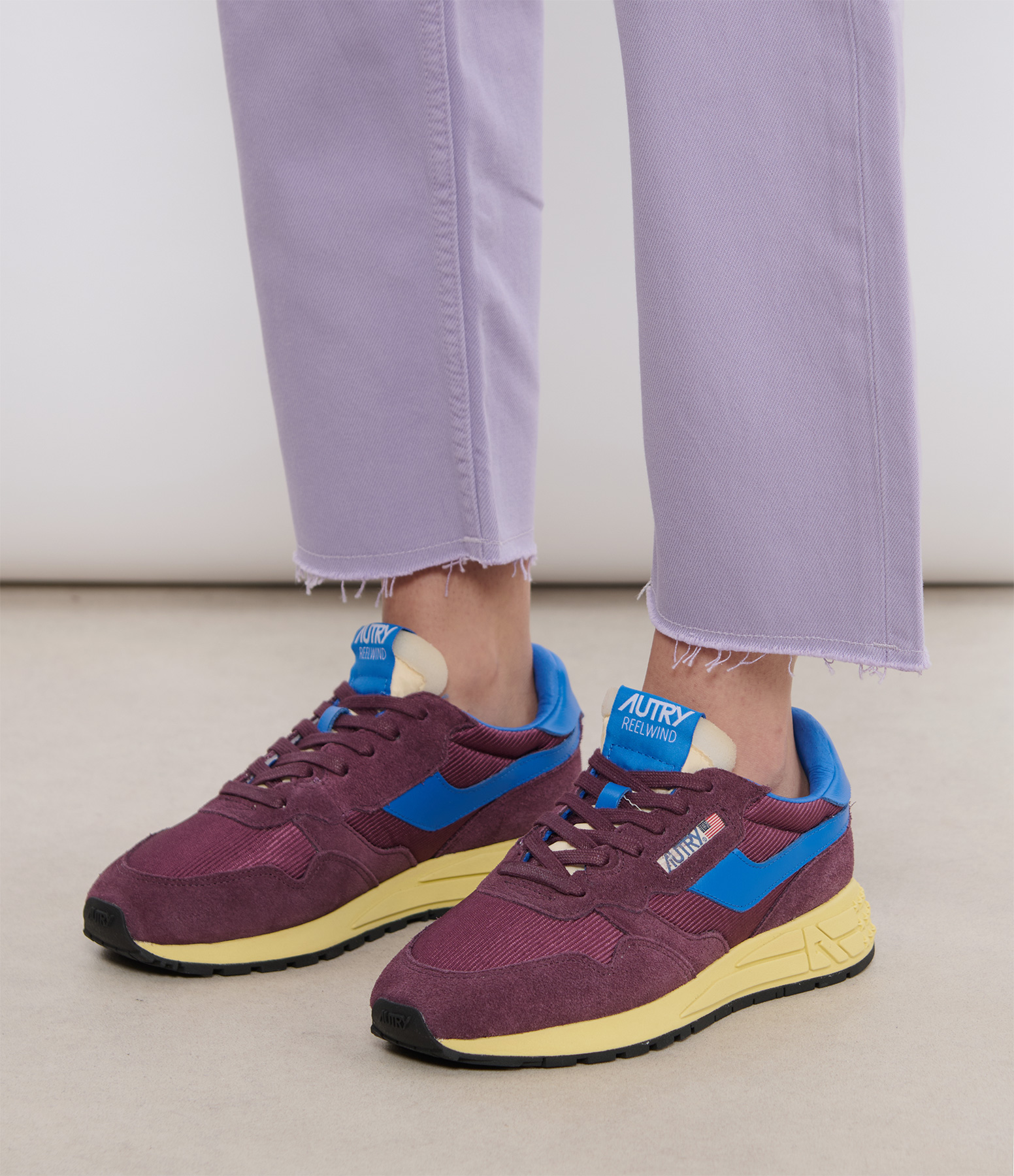 Reelwind Low Women’s Suede and Mesh Trainers in Taupe Vicbl
