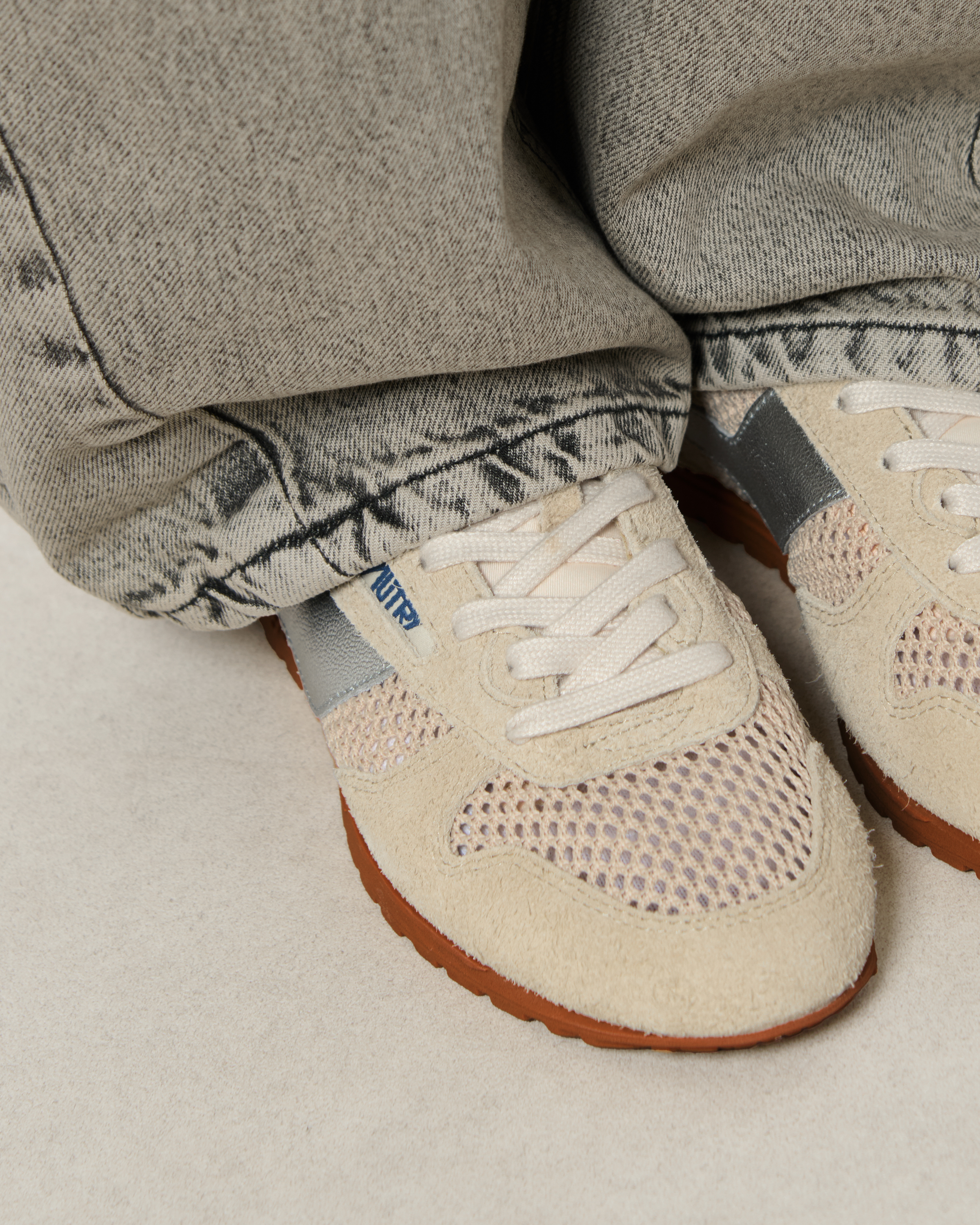 Windspin Low Knit Suelea Snd Silver trainers