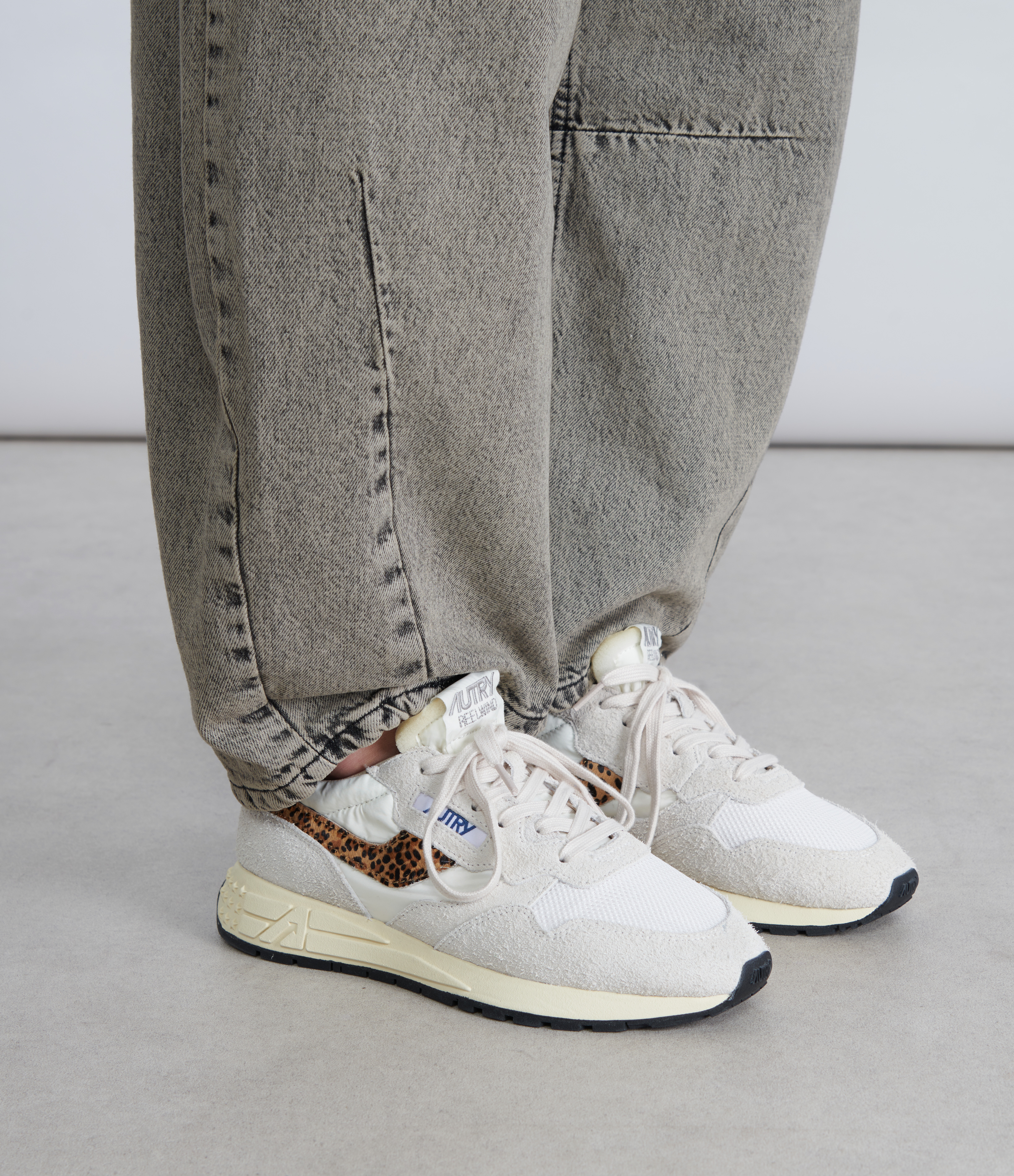 Reelwind Low Suenil Pony White Leo trainers
