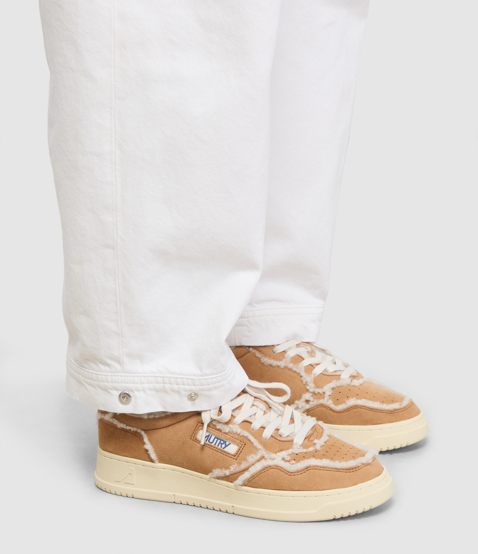 Medalist Low Suede Shearling Trainers in Cognac