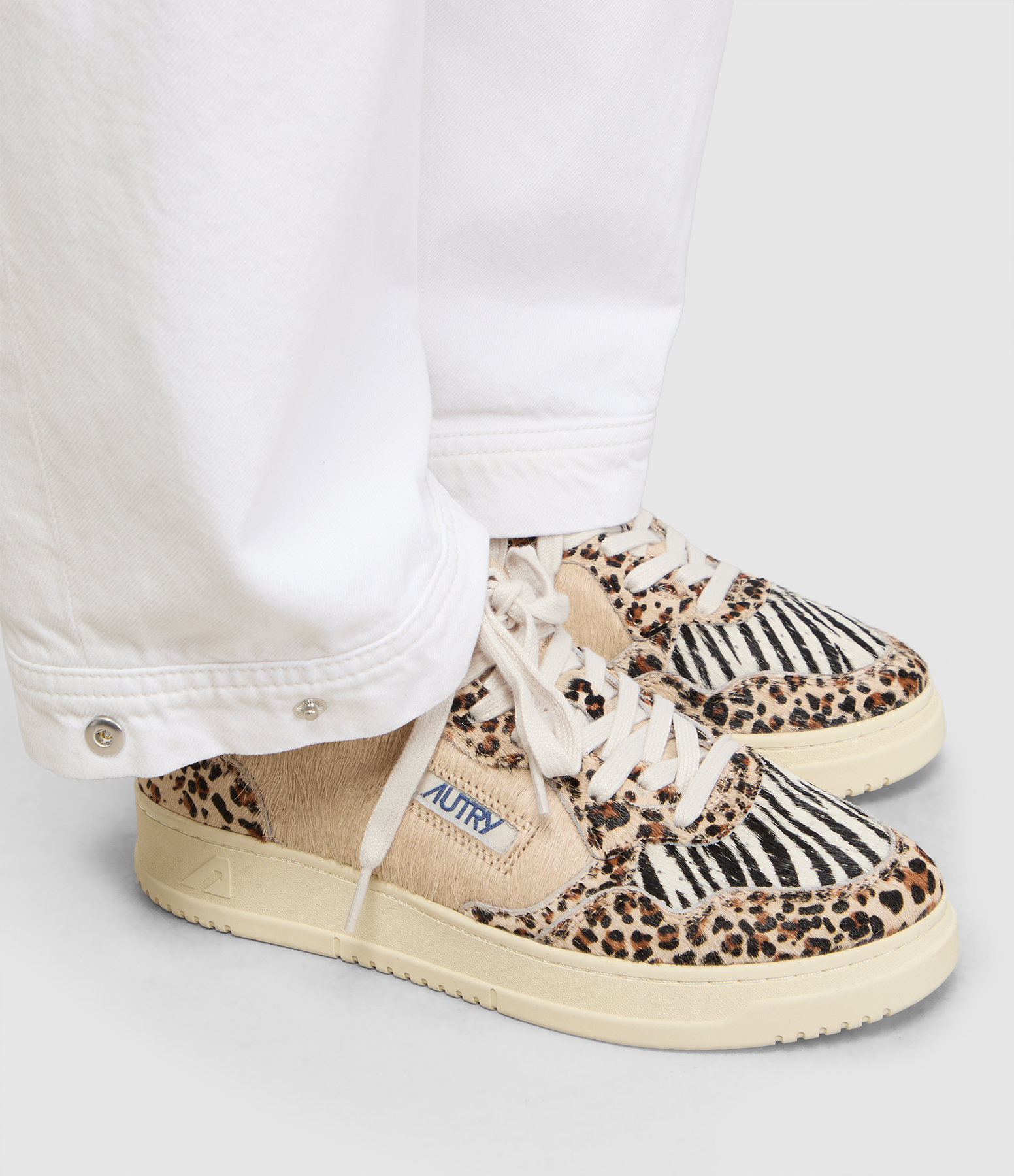 Medalist Low Pony Safari Leo Zebra Ivory trainers