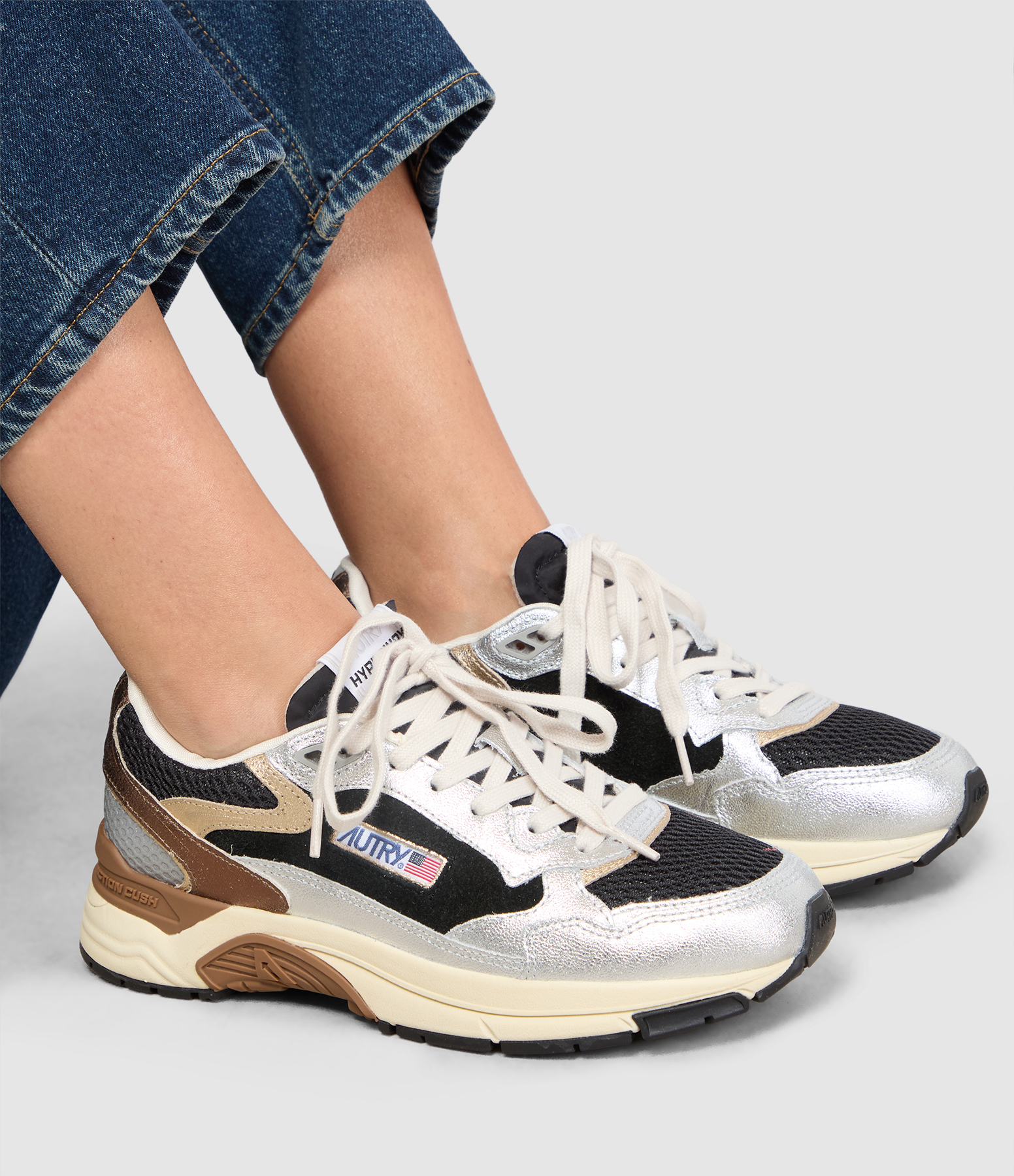 Hyperway Low Mlea Su Mesh trainers in silver and black