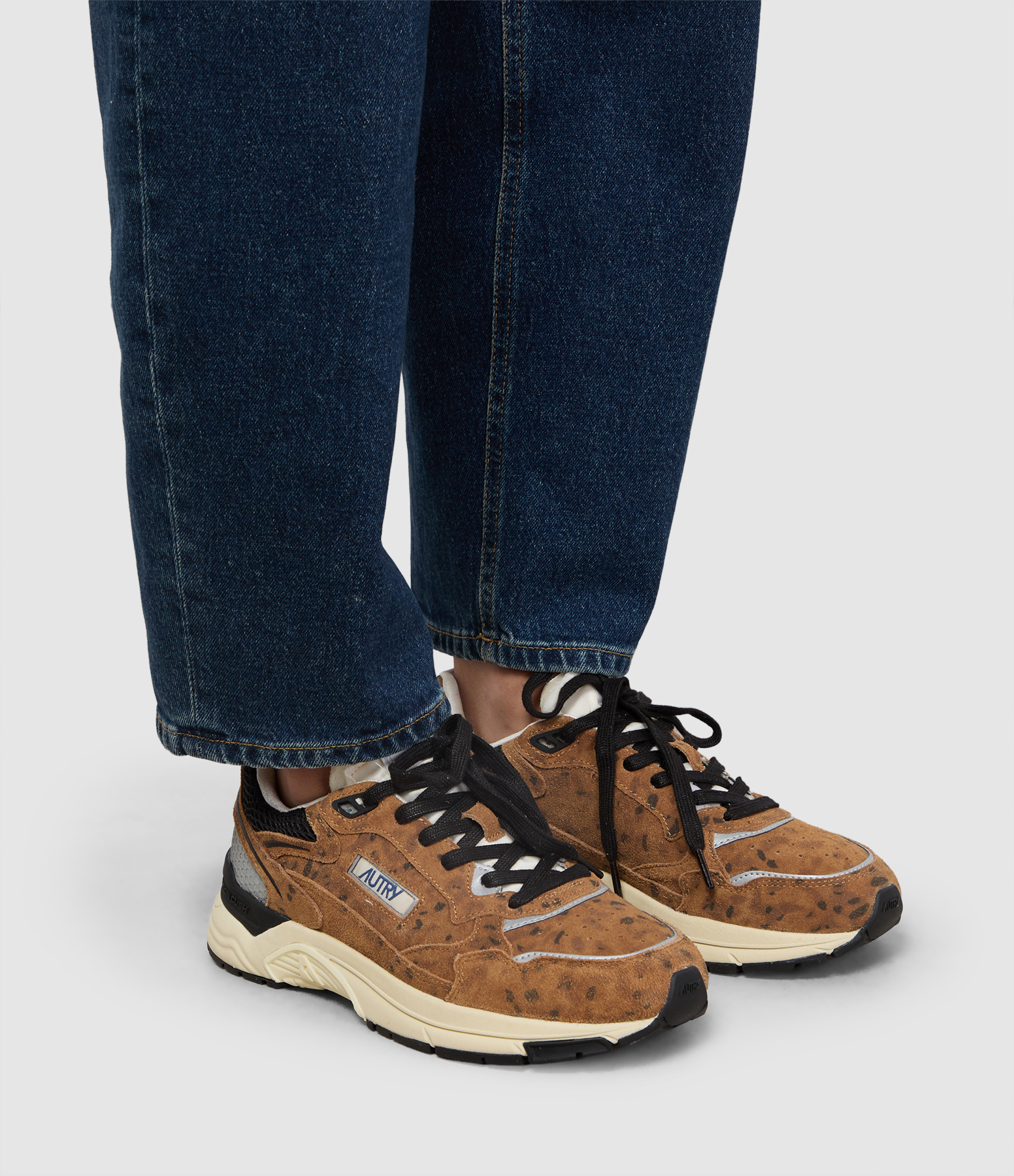 Hyperway Low Sueprin Mesh Evyleo Black trainers