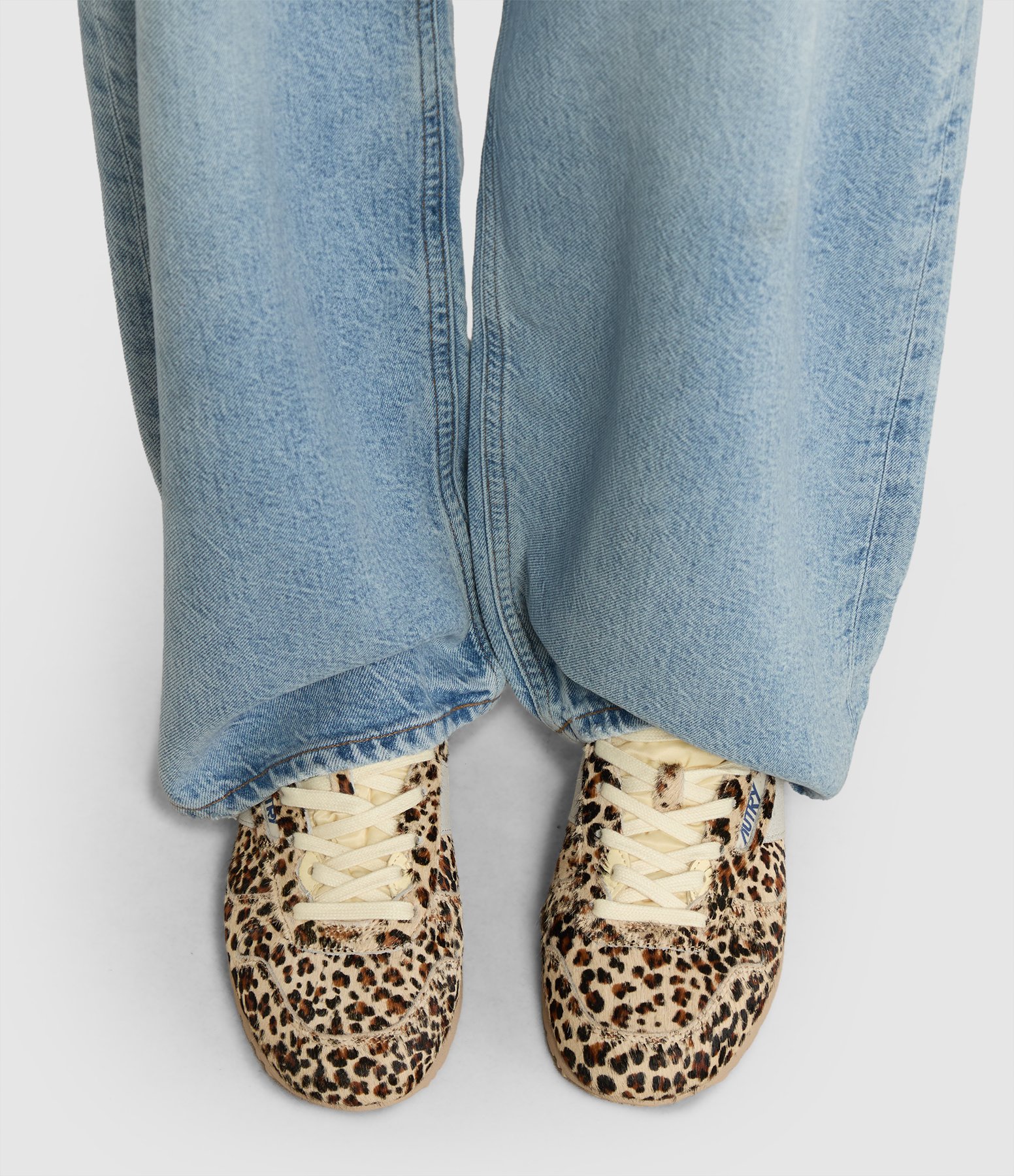 Windspin Low Pony Crlea Leo White trainers