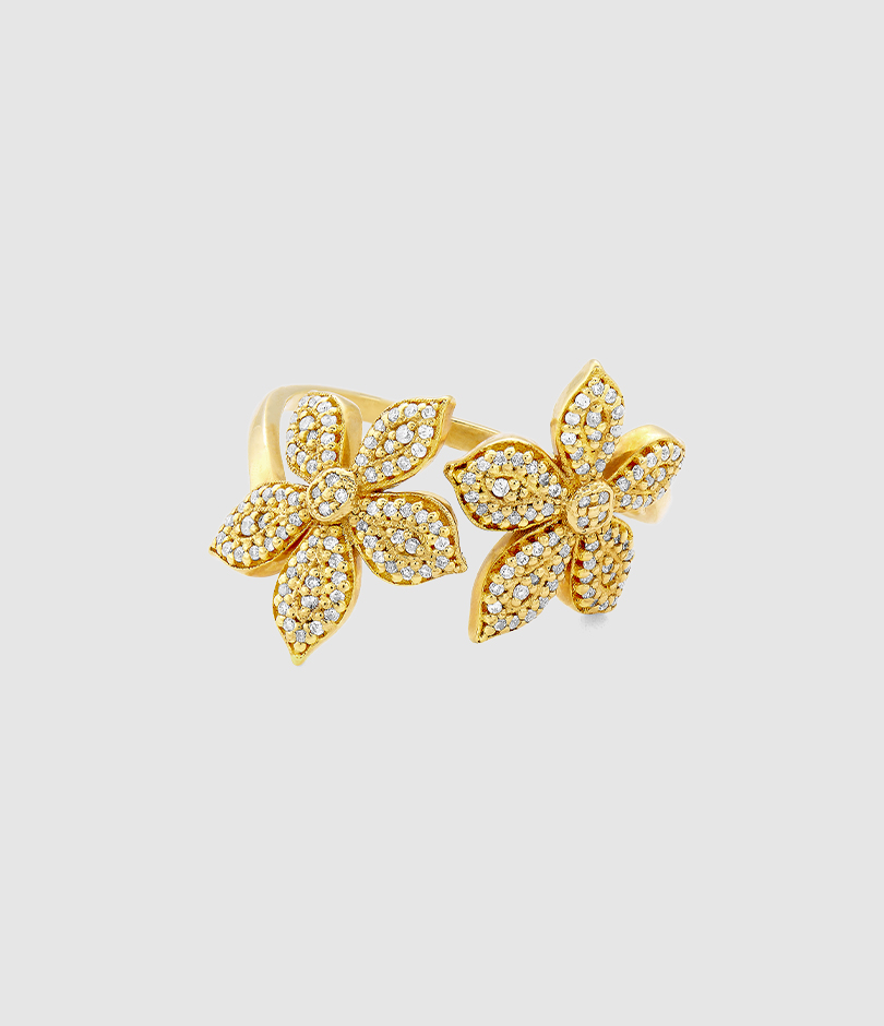 Chestnut Leaf Ring with Diamonds in Yellow Gold