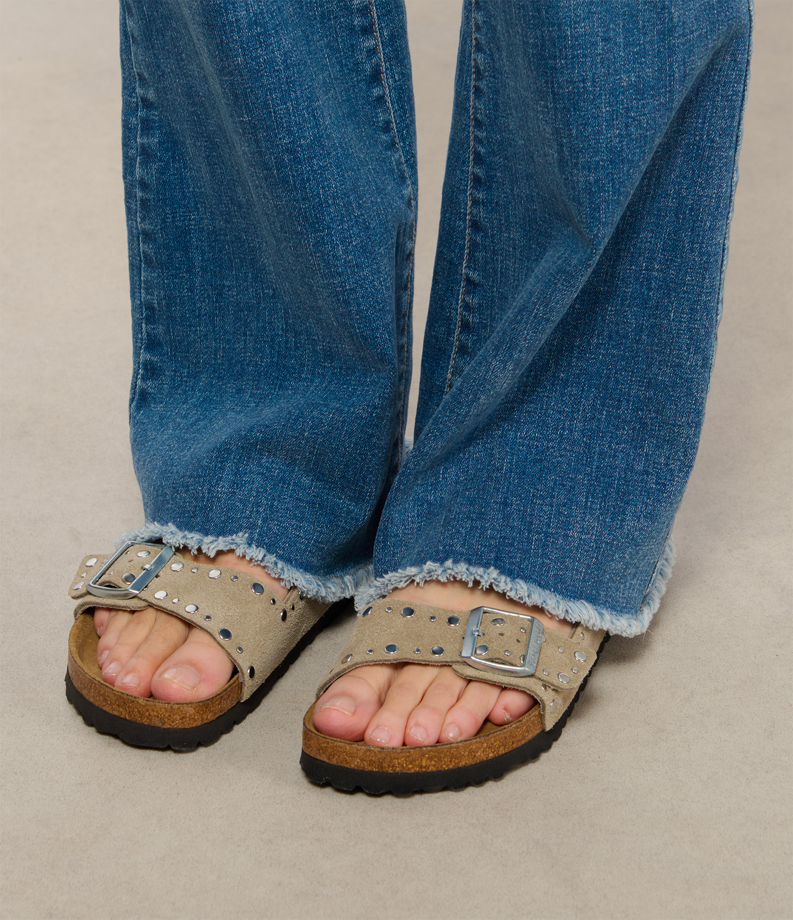Leve Arizona Rivet Mules – Taupe