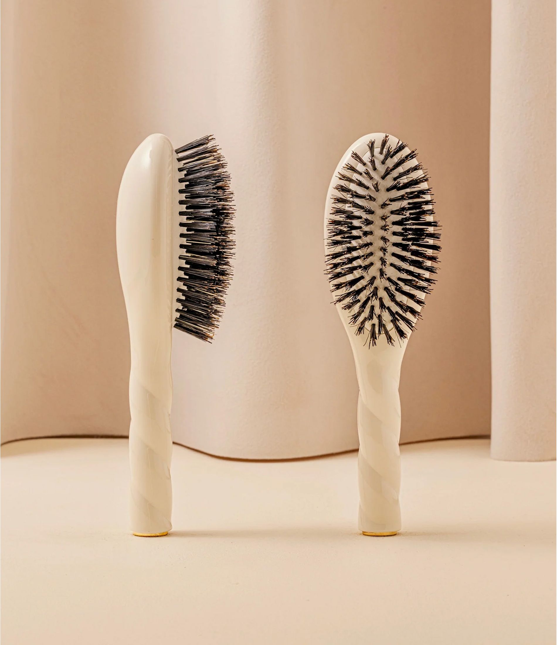 No. 1 The Universal Shine & Care Brush – Cream White