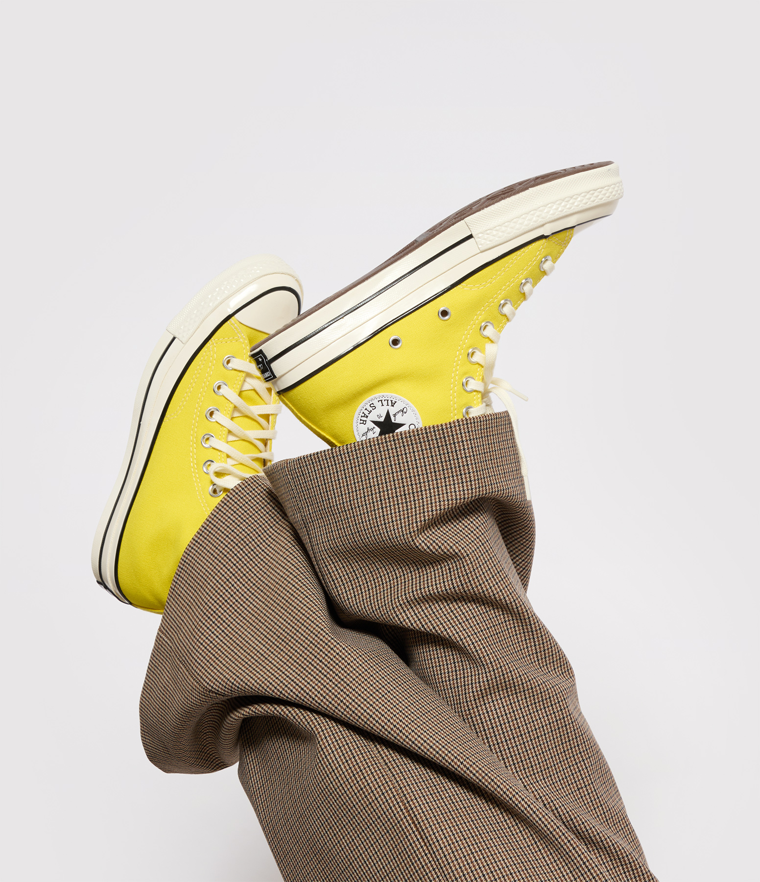 Chuck 70 Hi Golden Wren Egret trainers