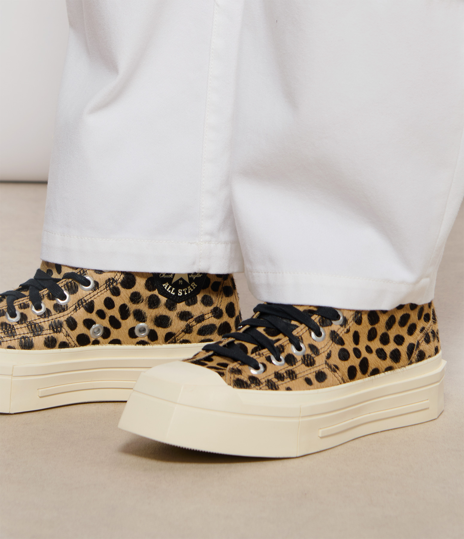 Chuck 70 De Luxe Squared Hi trainers in Black and Egret Black