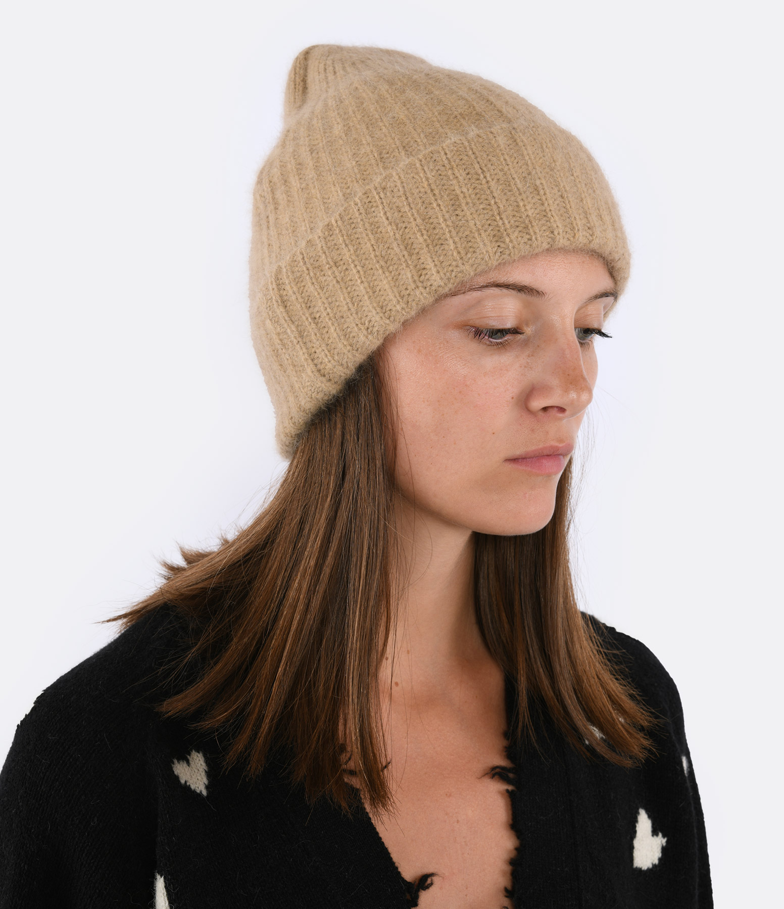 Camel-coloured hat